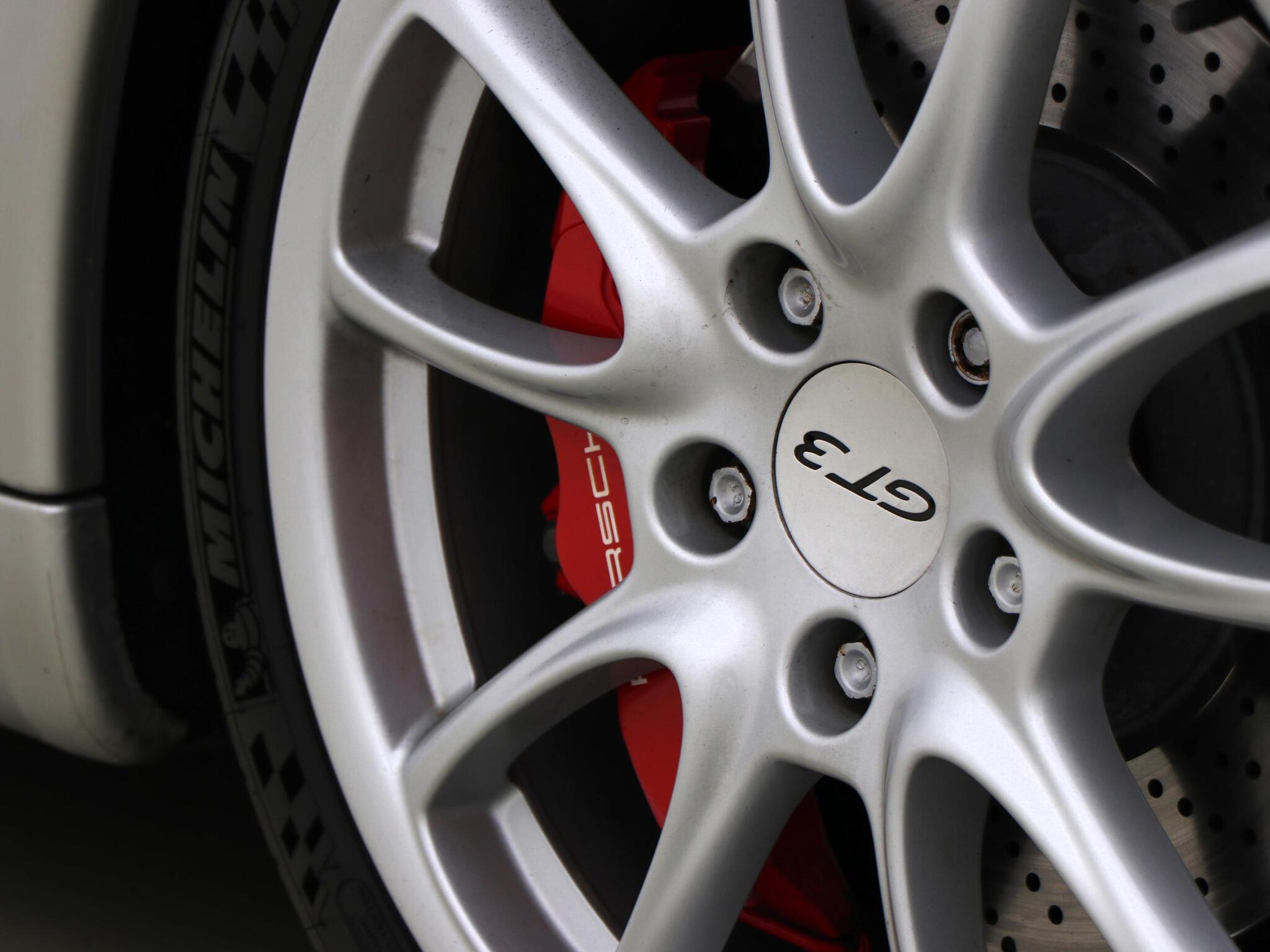 Porsche 911 view 15