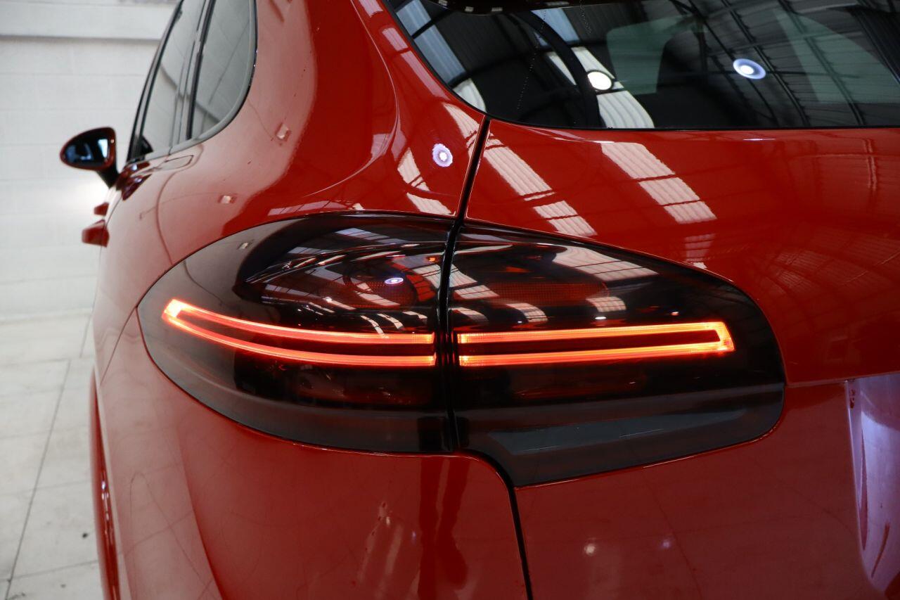 Porsche Cayenne view 9