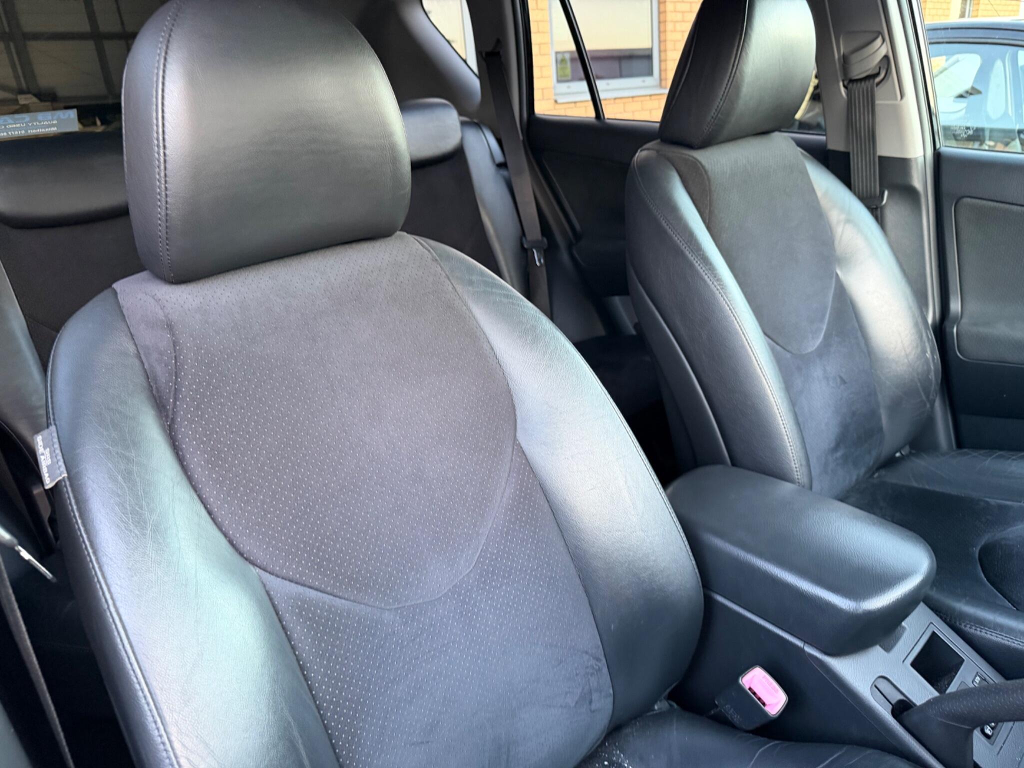 Toyota Rav4 view 17
