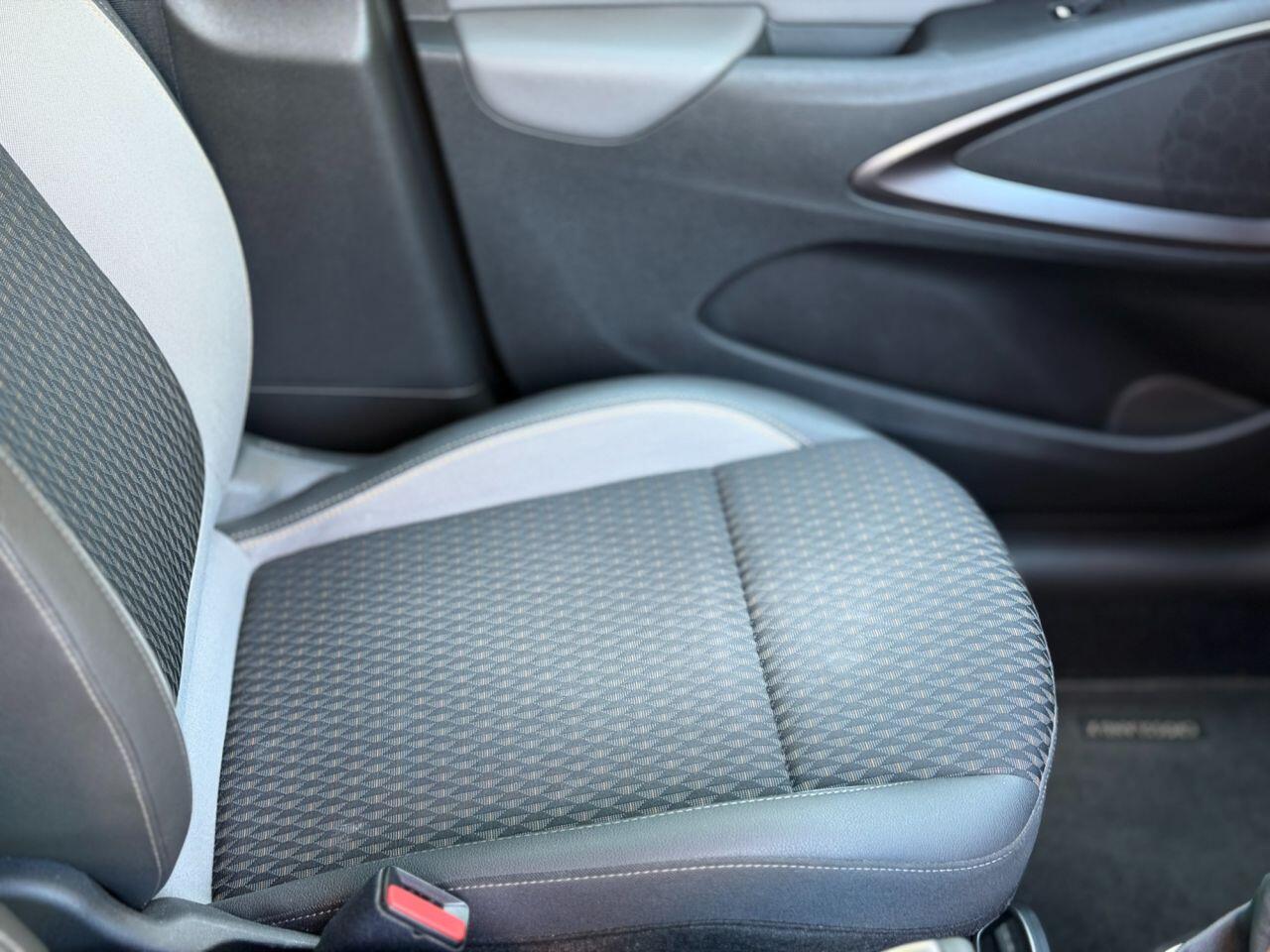 Vauxhall Crossland X view 18