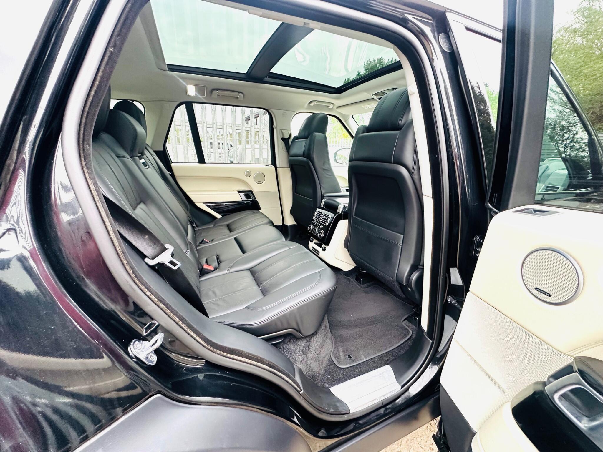 Land Rover Range Rover view 4