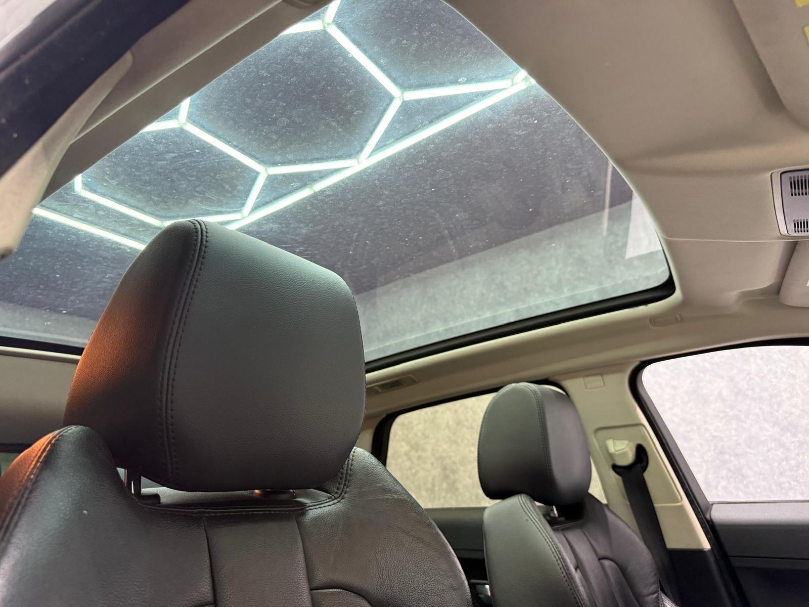 Land Rover Range Rover Evoque view 16