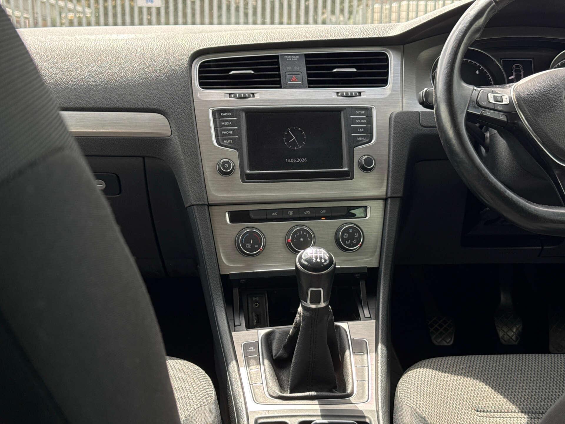 Volkswagen Golf view 18