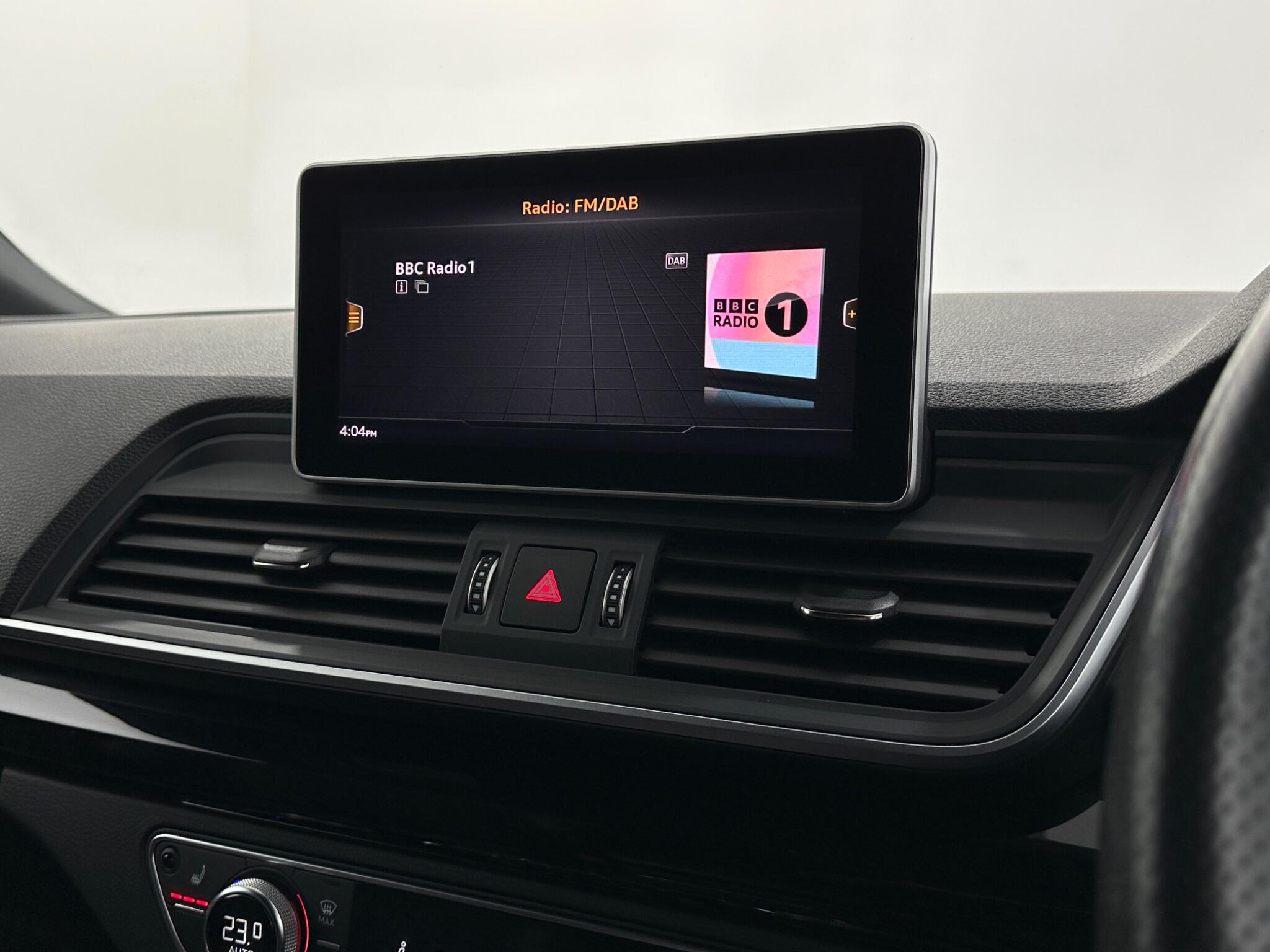 Audi Q5 view 24
