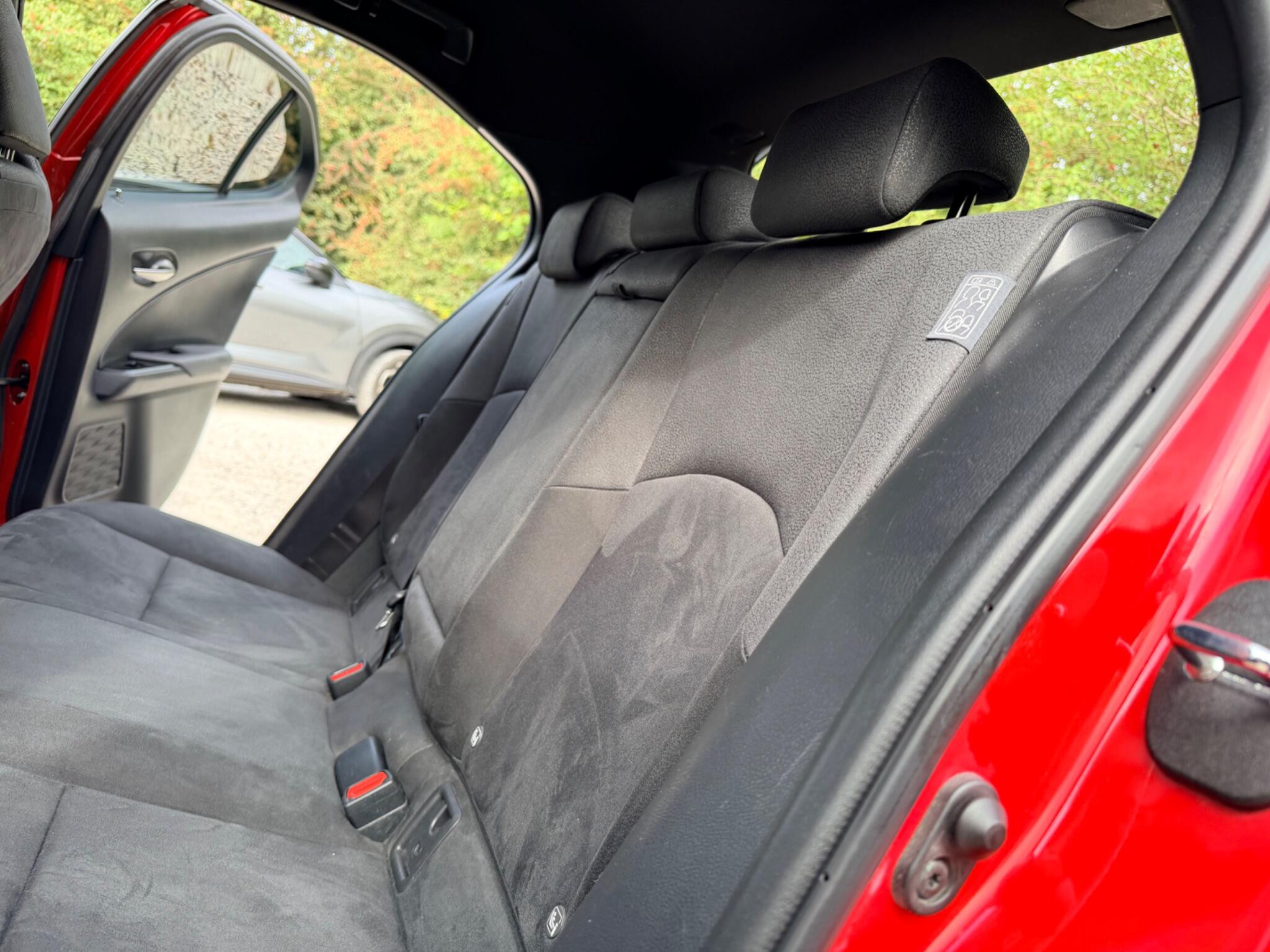 Lexus Ux view 16