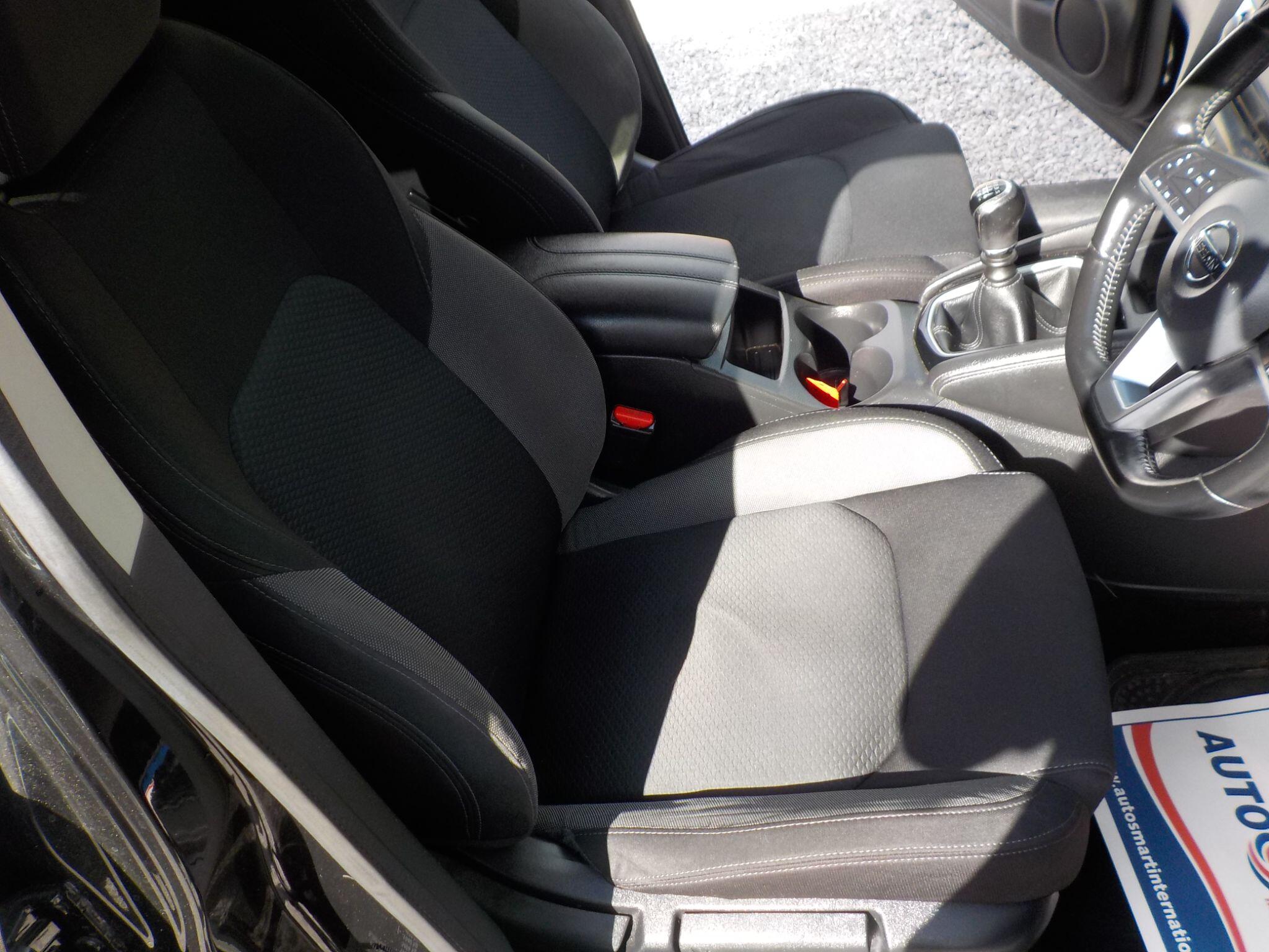 Nissan Qashqai 1.5 dCi N-Connecta Euro 6 (s/s) 5dr