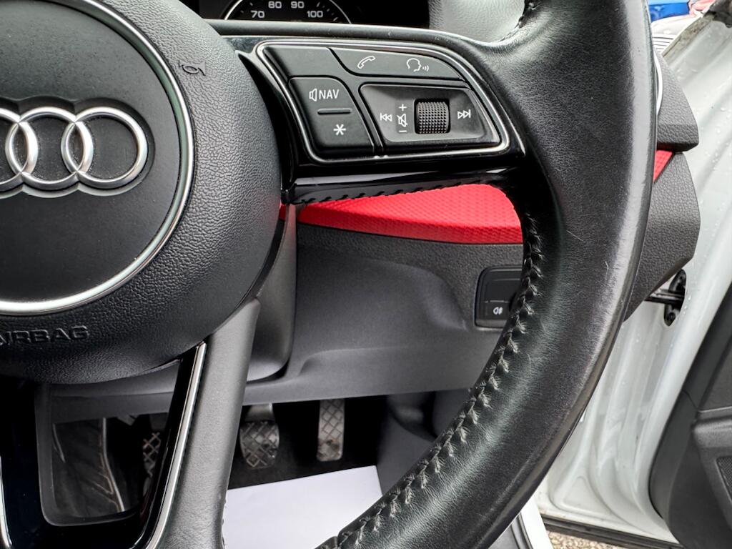 Audi Q2 view 25