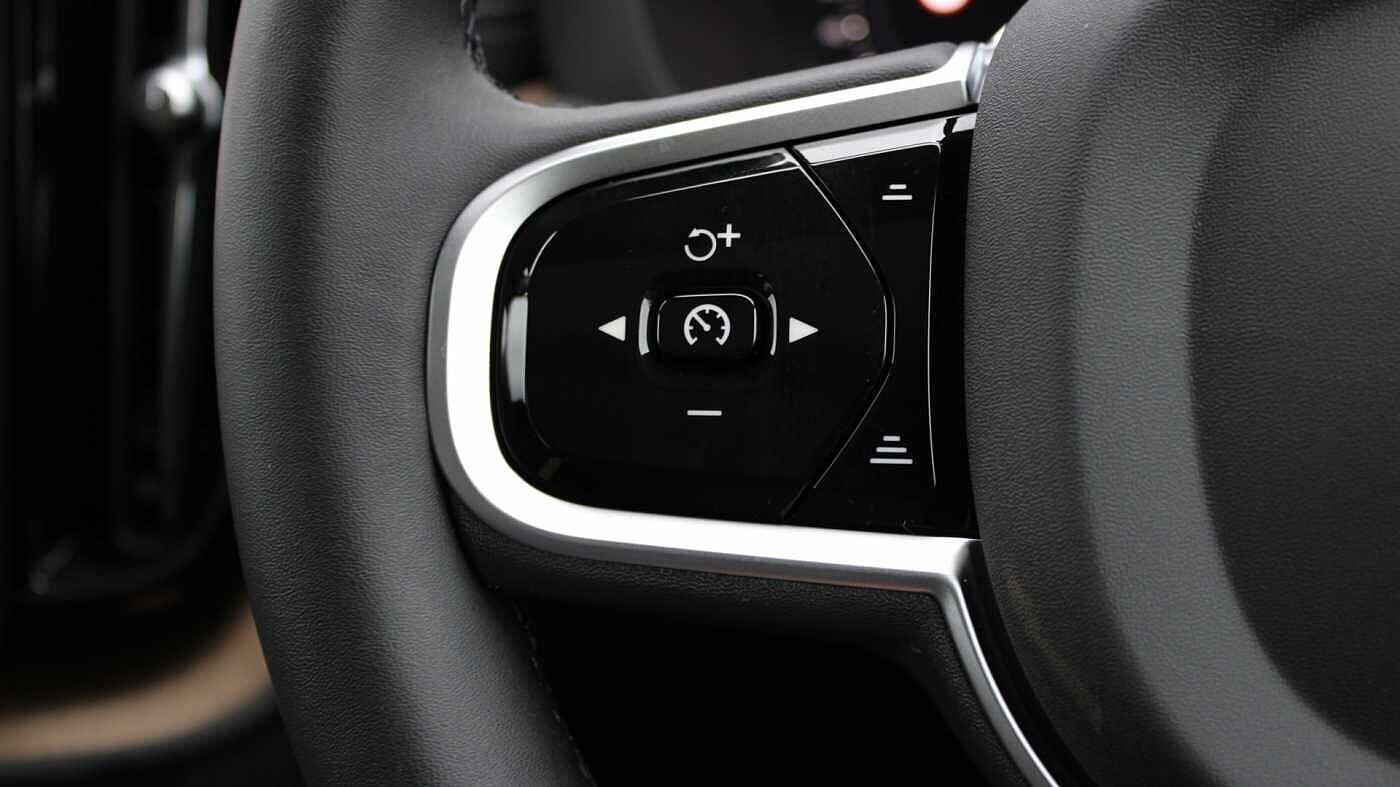 Volvo XC60 view 21