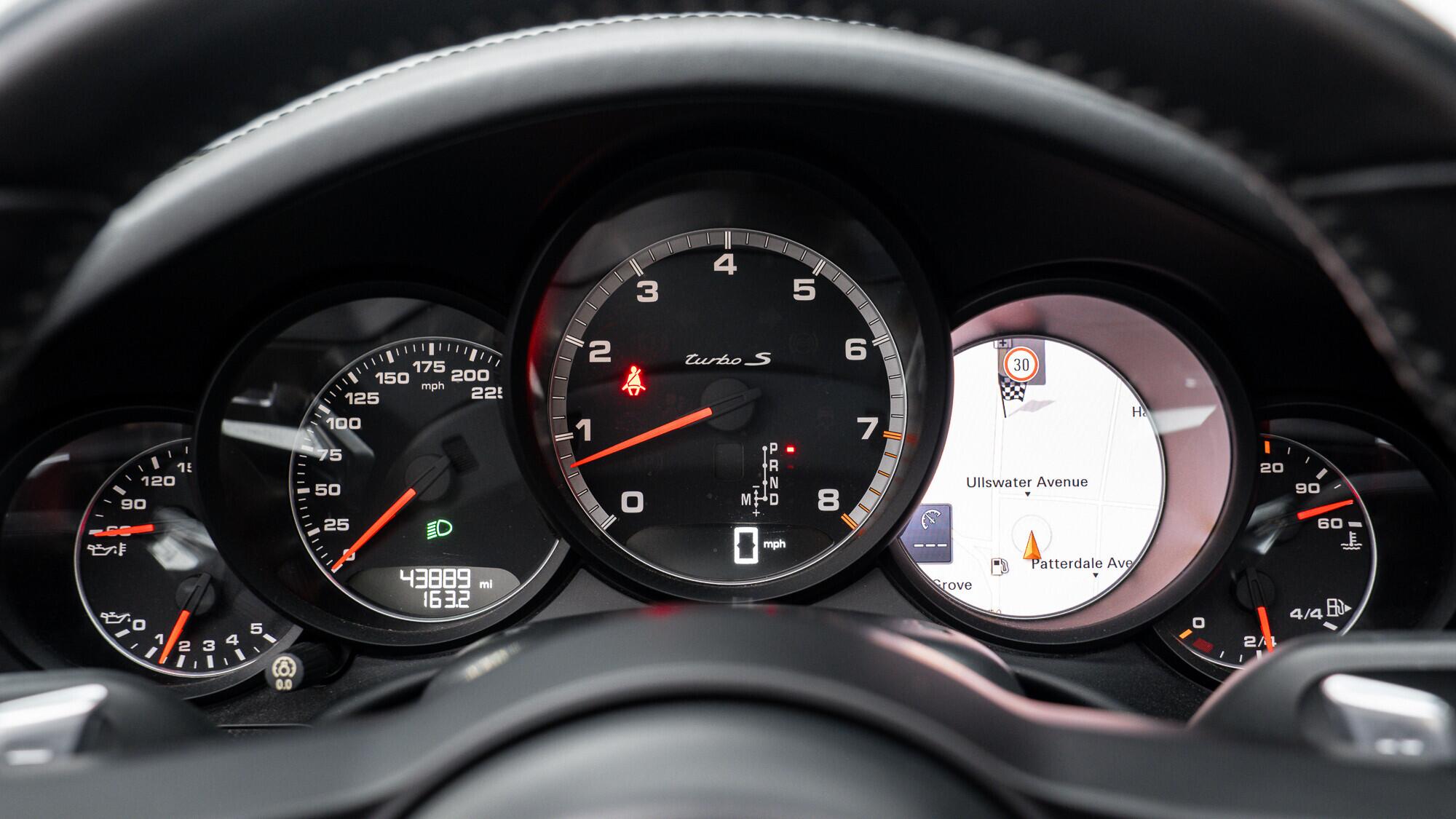 Porsche 911 view 44