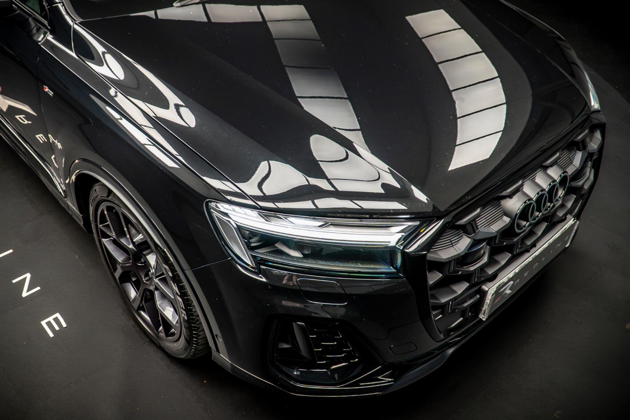 Audi Q7 view 10