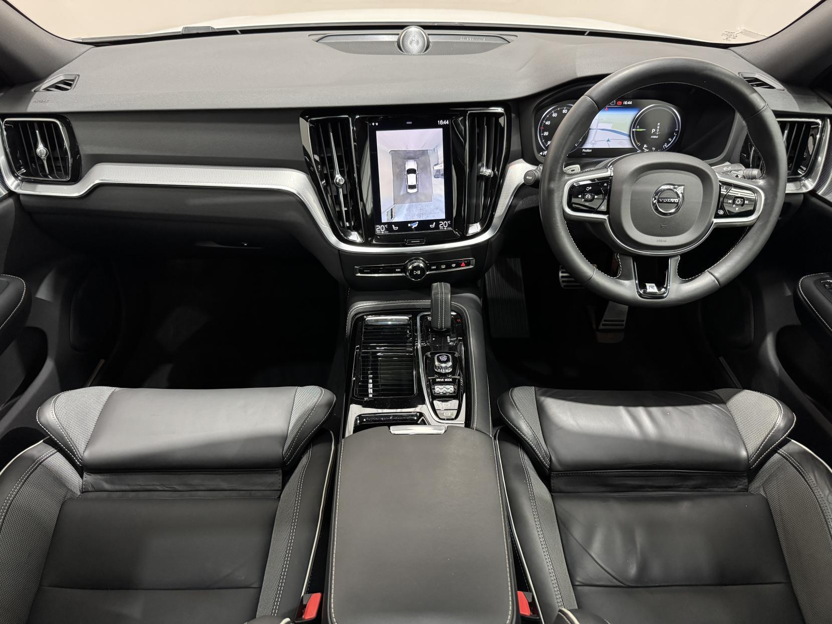Volvo S60 view 26