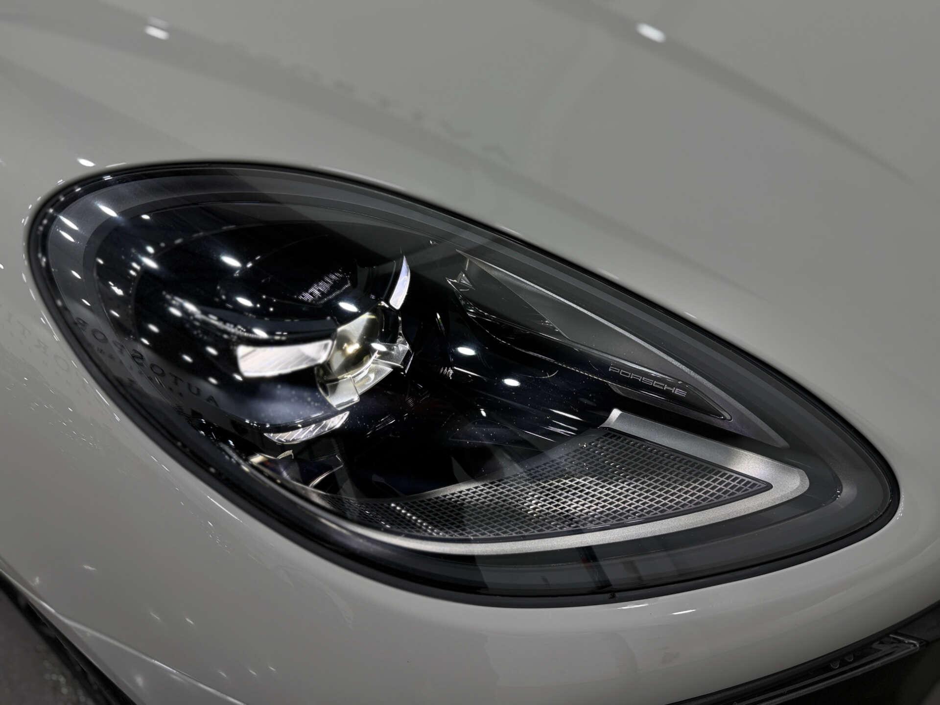 Porsche Macan view 41