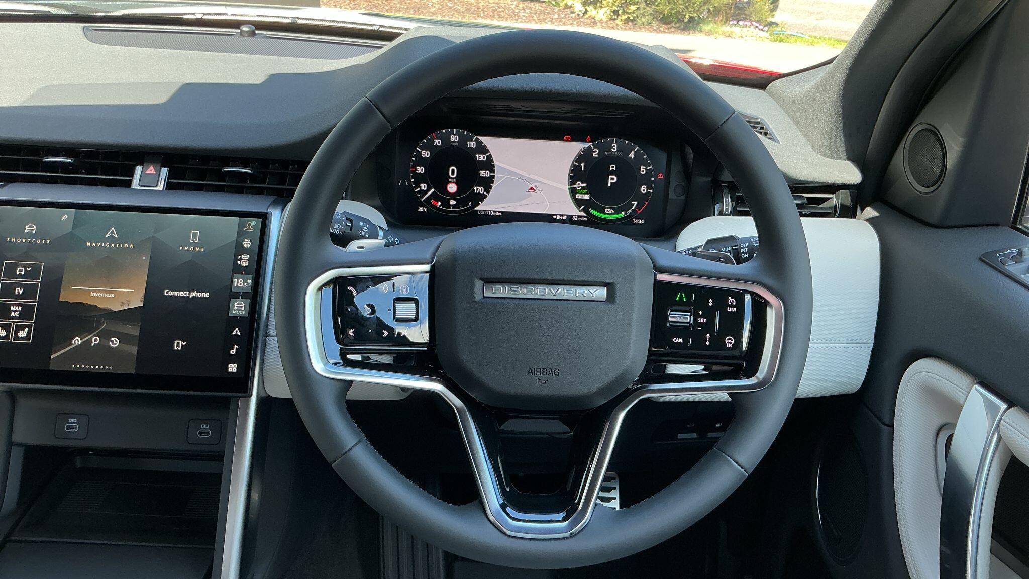 Land Rover Discovery Sport view 22