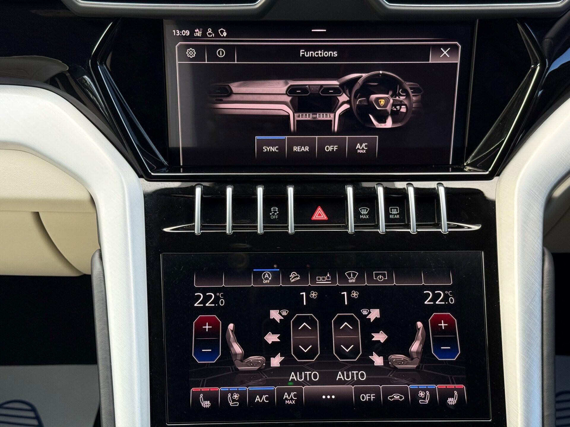 Lamborghini Urus view 56