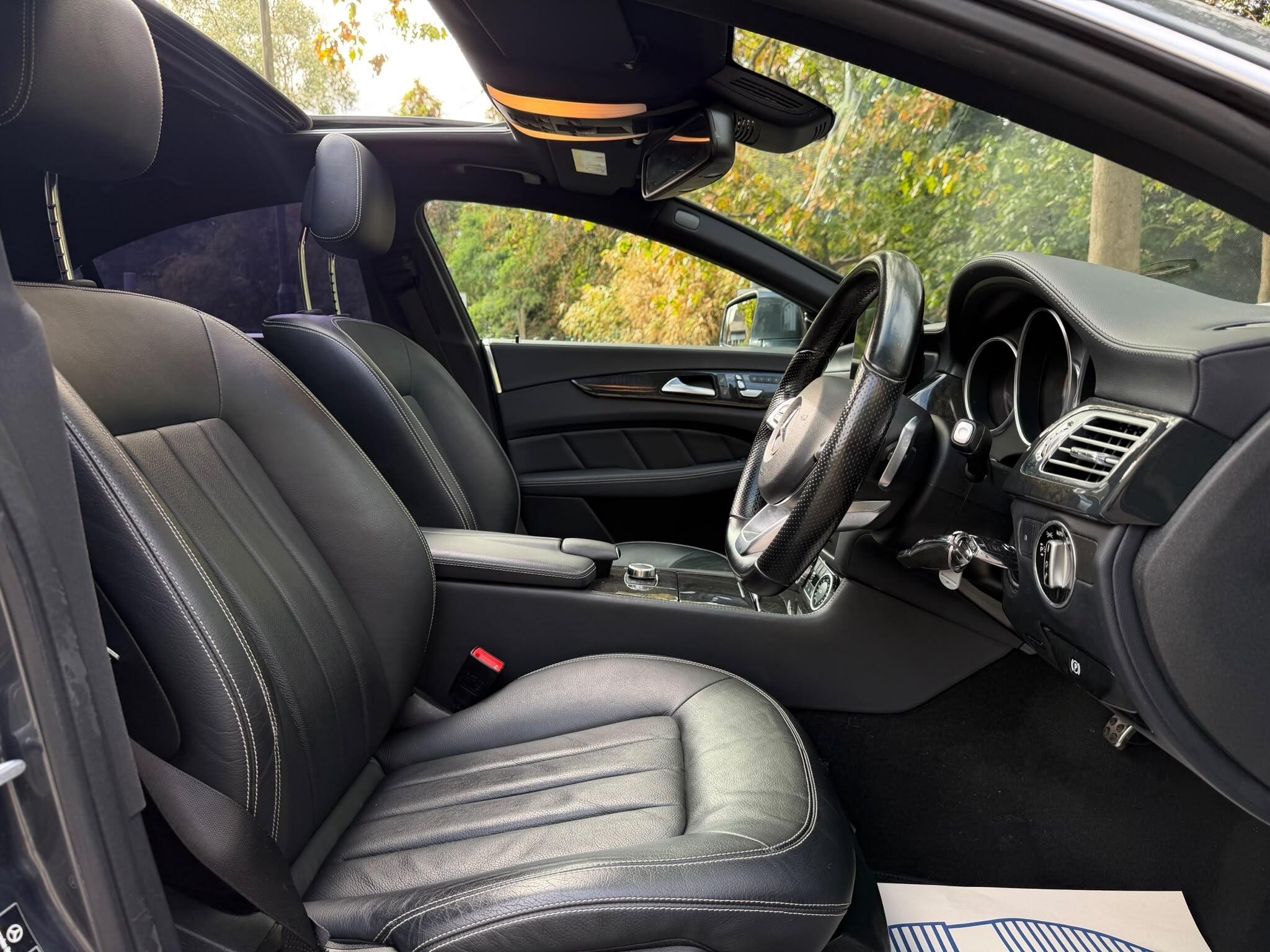 Mercedes-Benz CLS view 2
