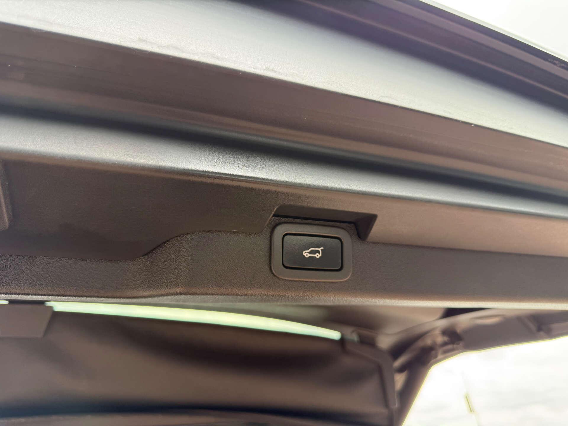 Land Rover Discovery view 38