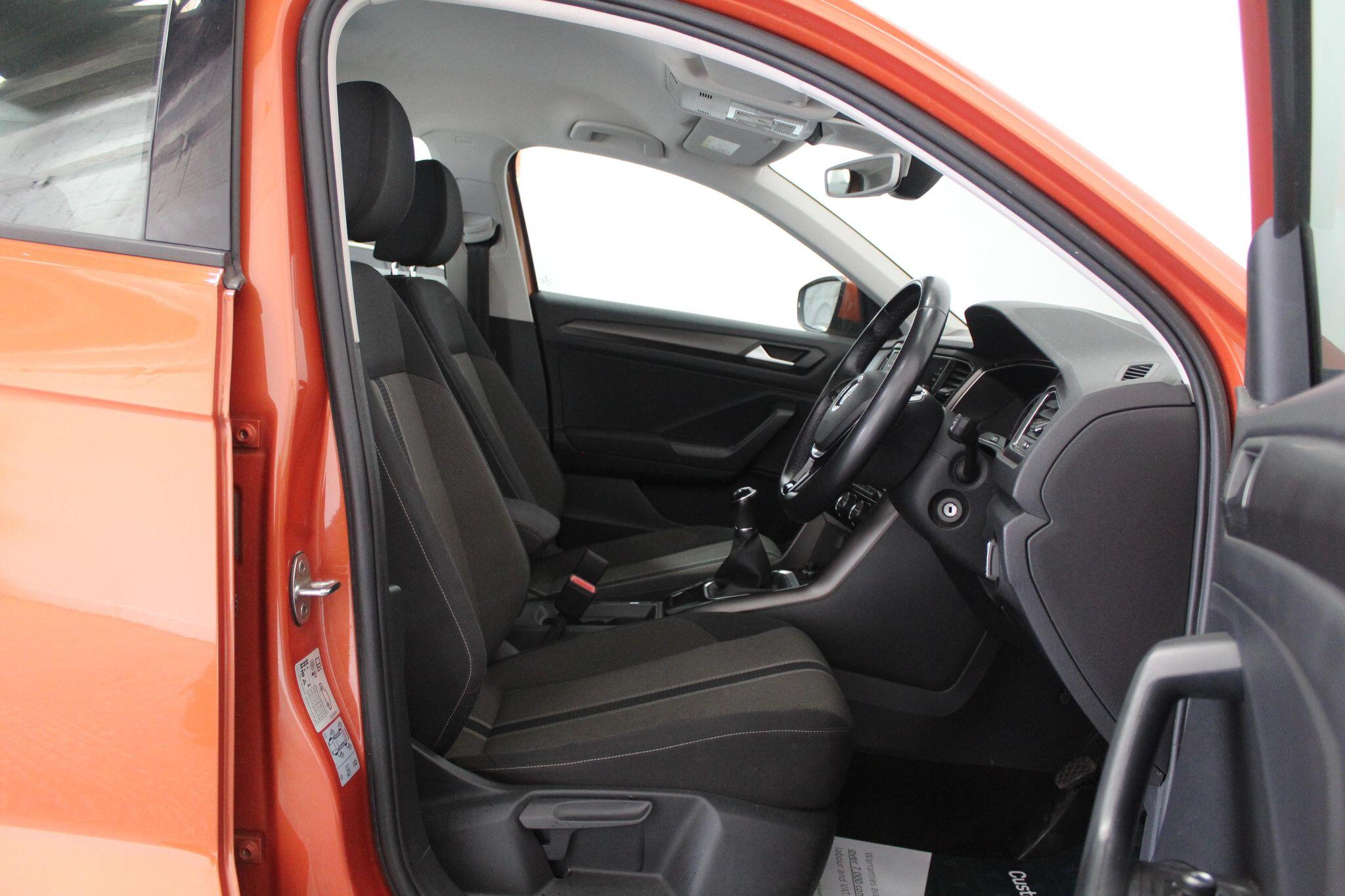 Volkswagen T-Roc view 29