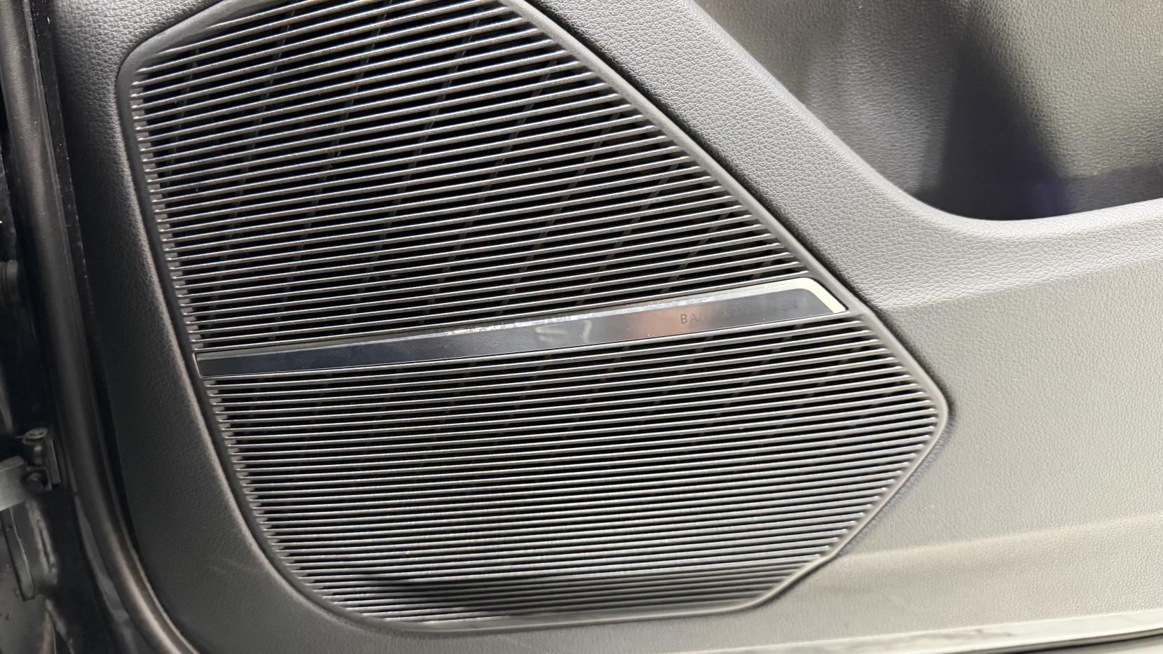 Audi Q7 view 23