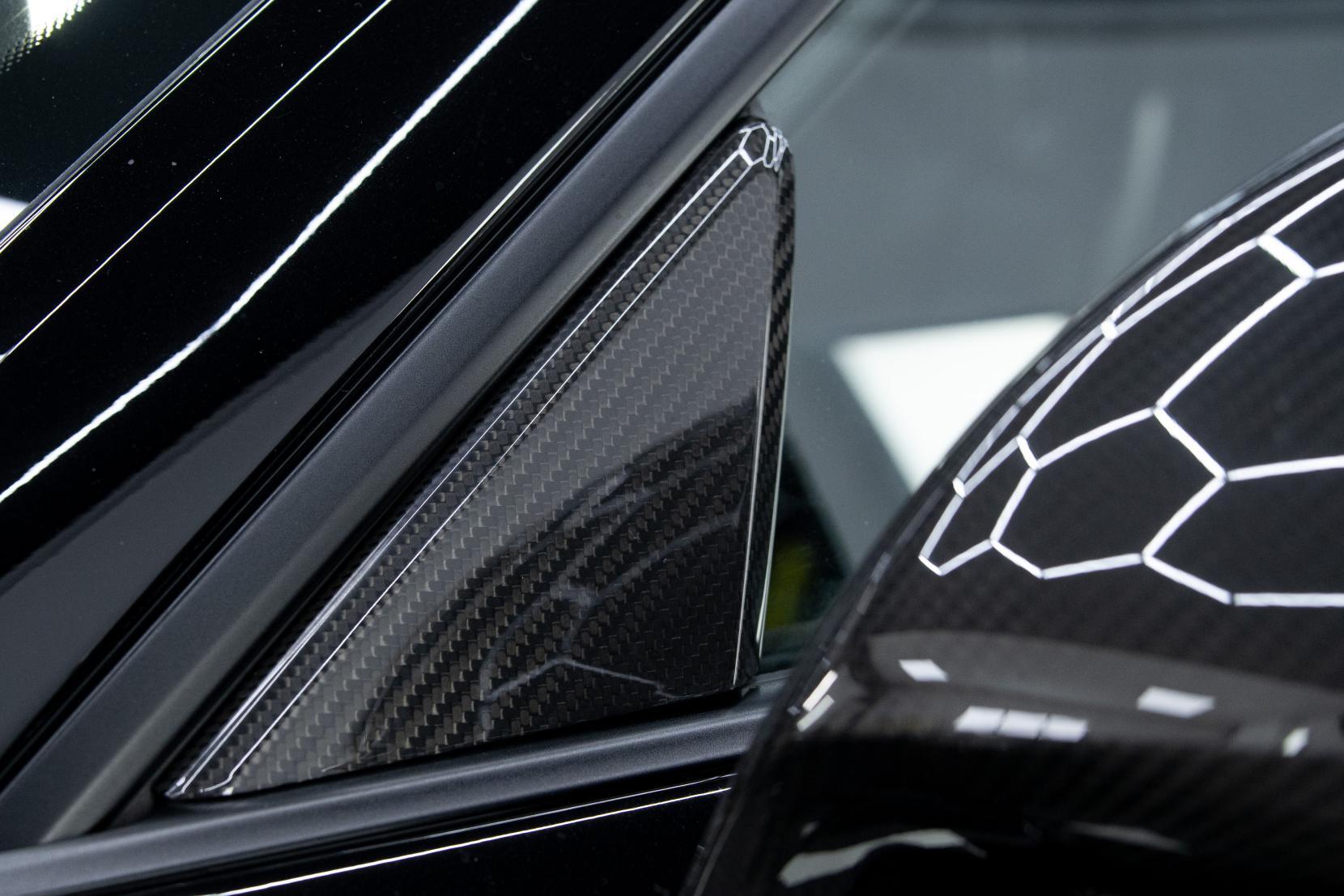 Porsche 911 view 34