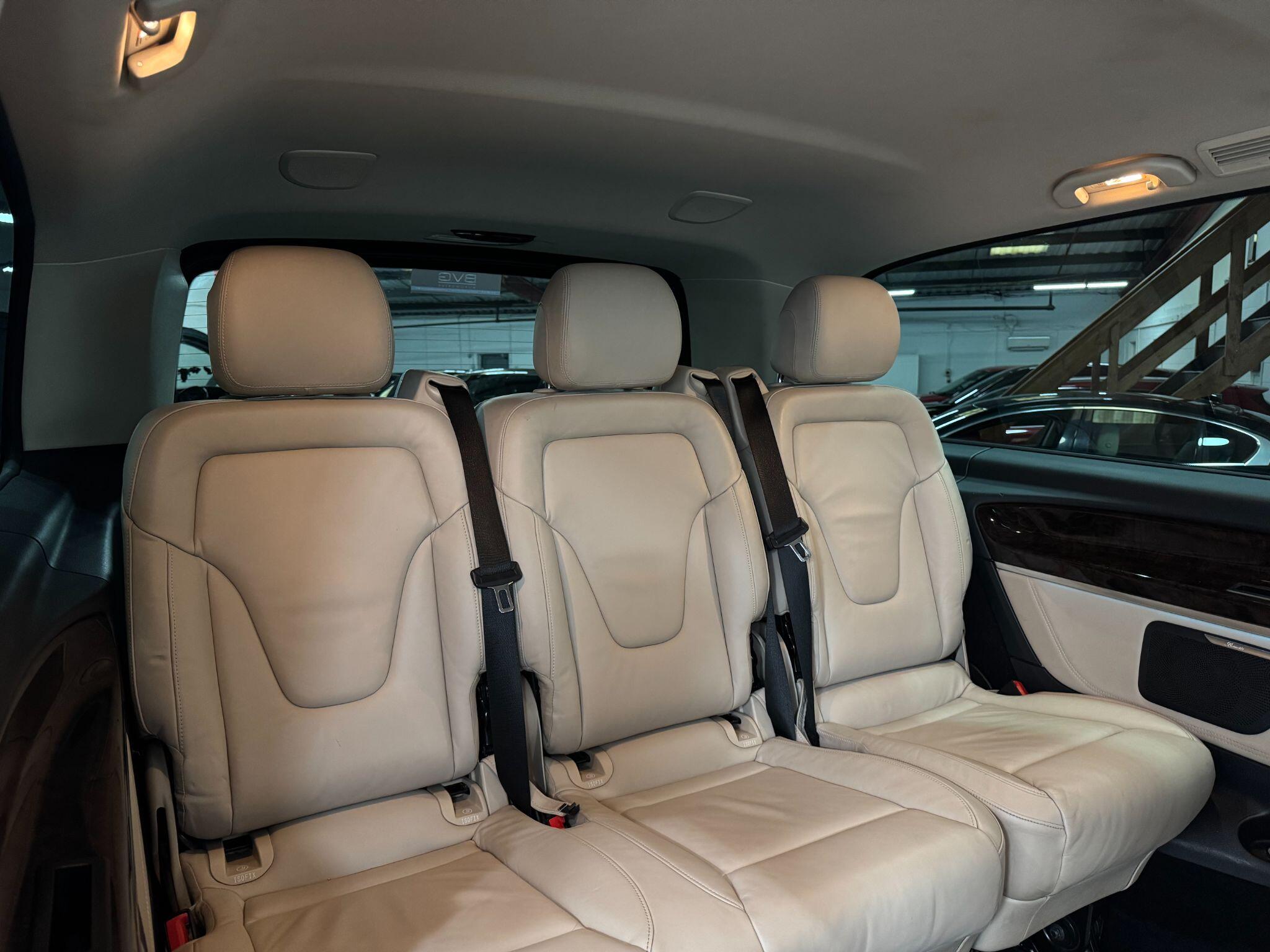 Mercedes-Benz V-Class view 50