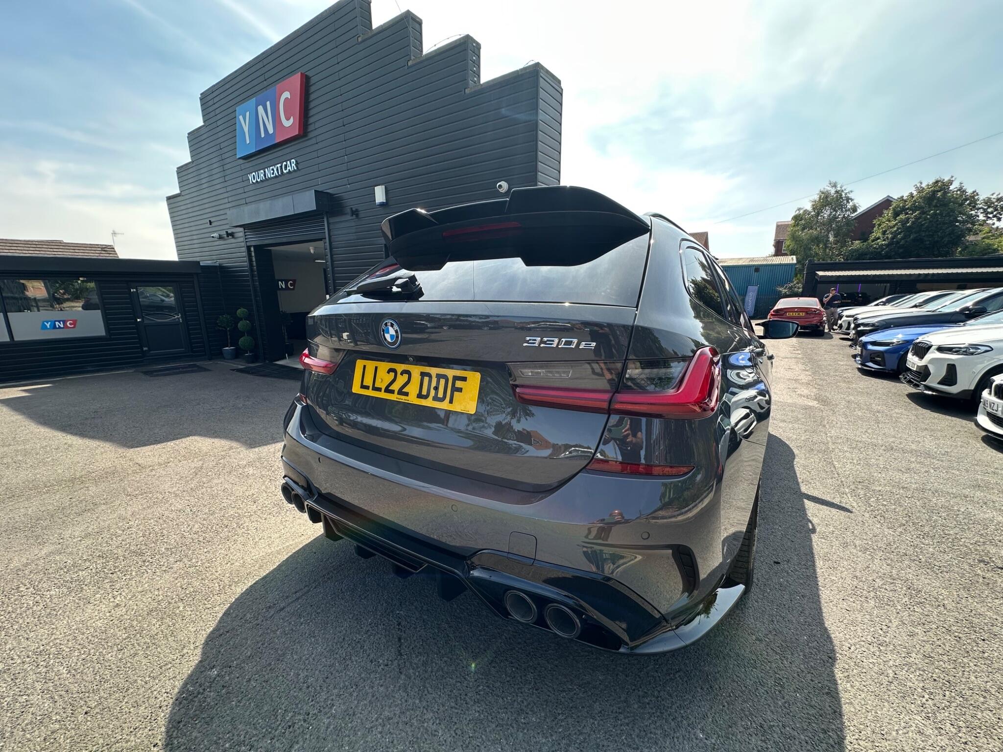 BMW 3 Series view 27
