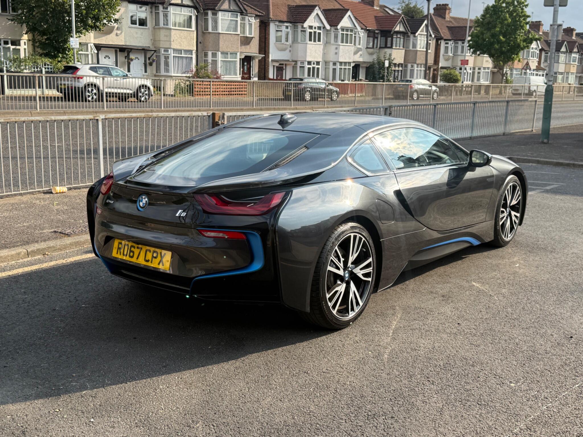 BMW I8 view 5