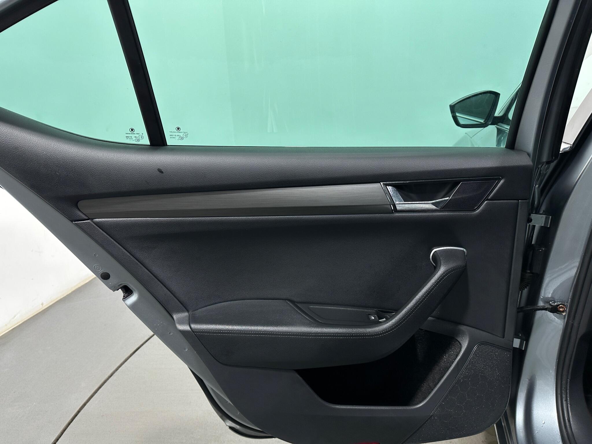 Skoda Superb view 40