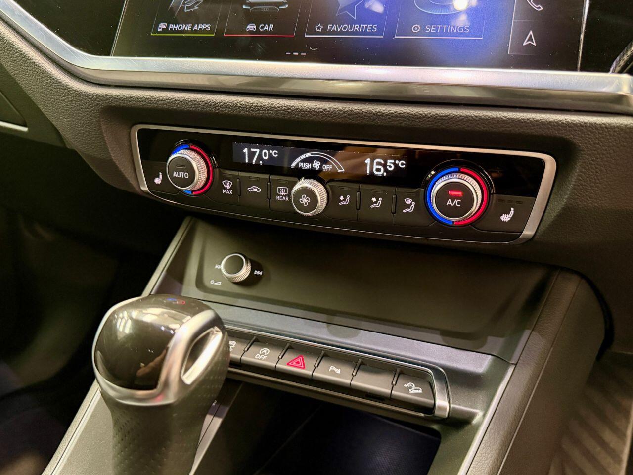 Audi Q3 view 28