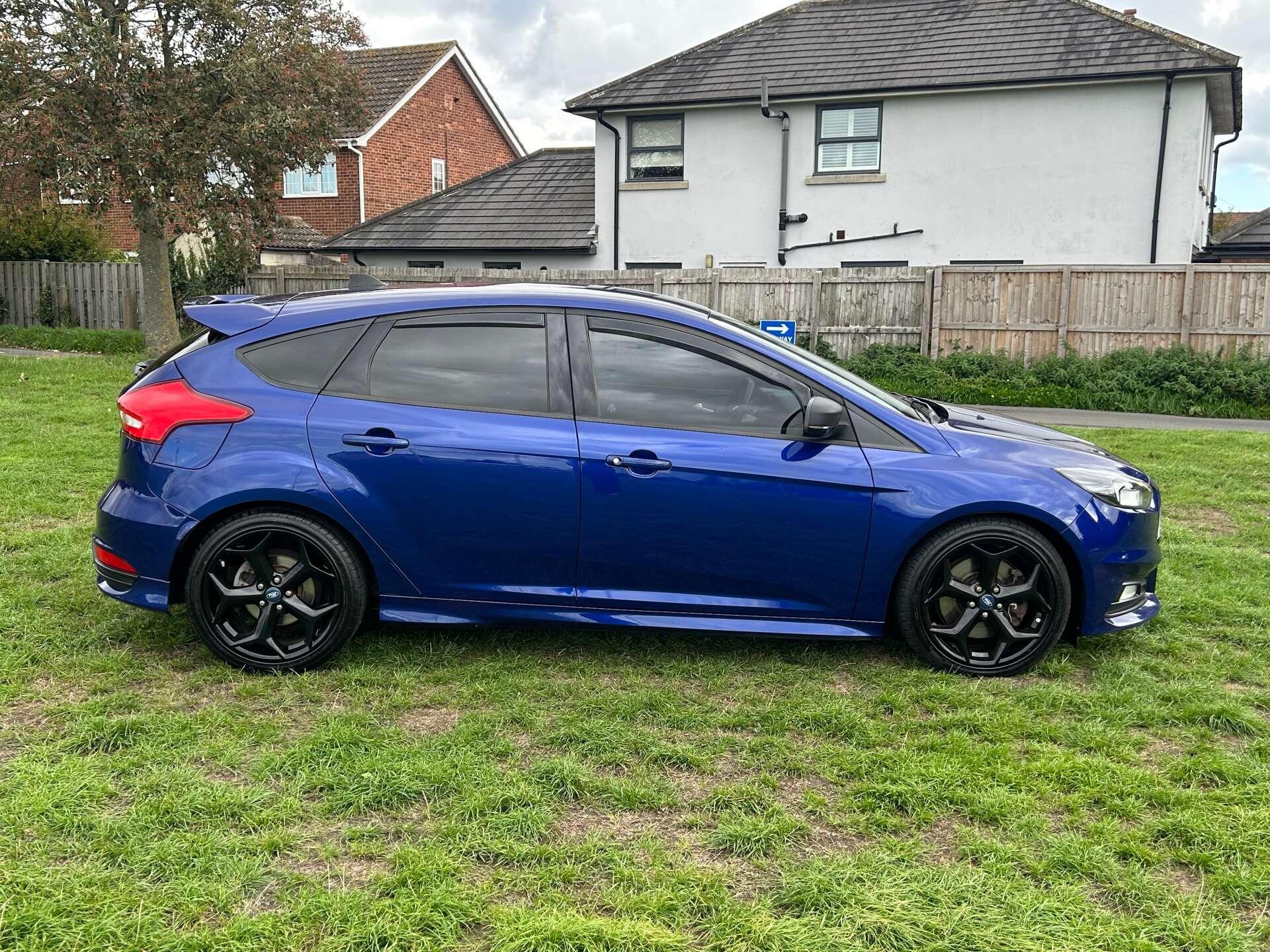 Ford Focus view 4