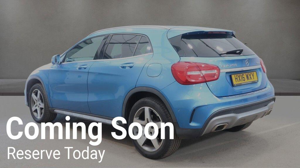 Mercedes-Benz Gla view 3