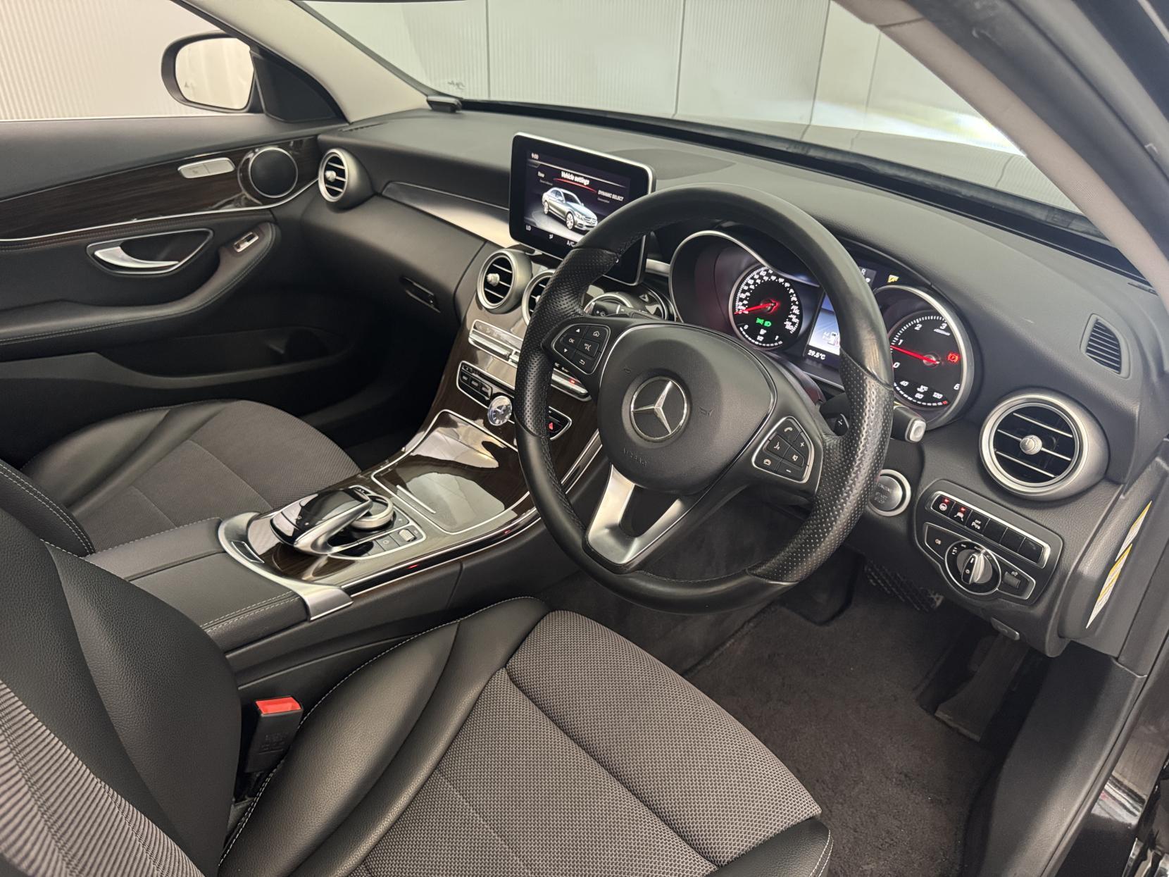 Mercedes-Benz C Class view 48