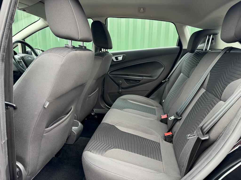 Ford Fiesta view 35