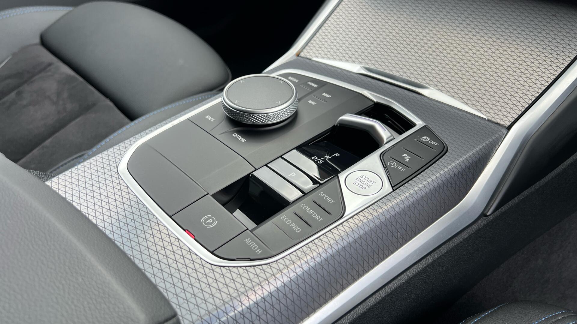 BMW 3 Series view 10
