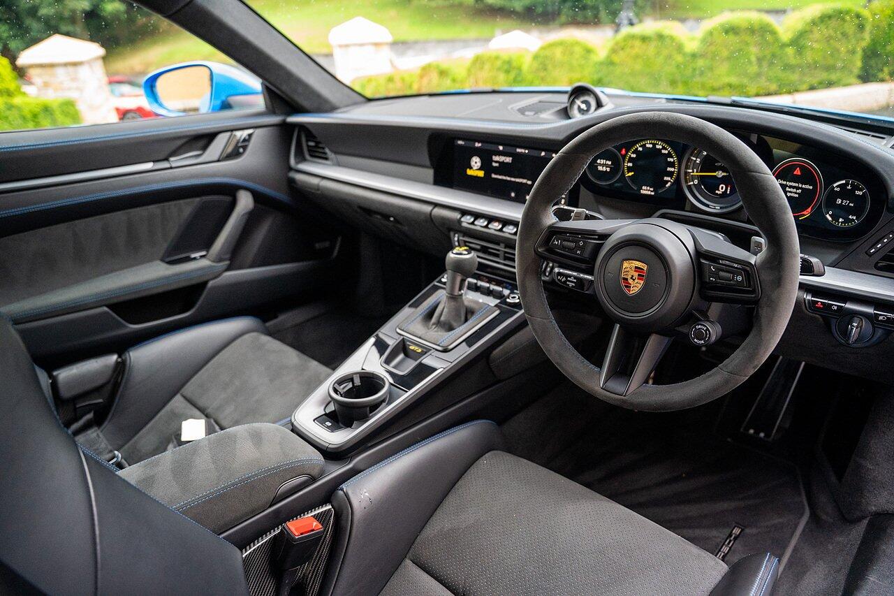 Porsche 911 view 51