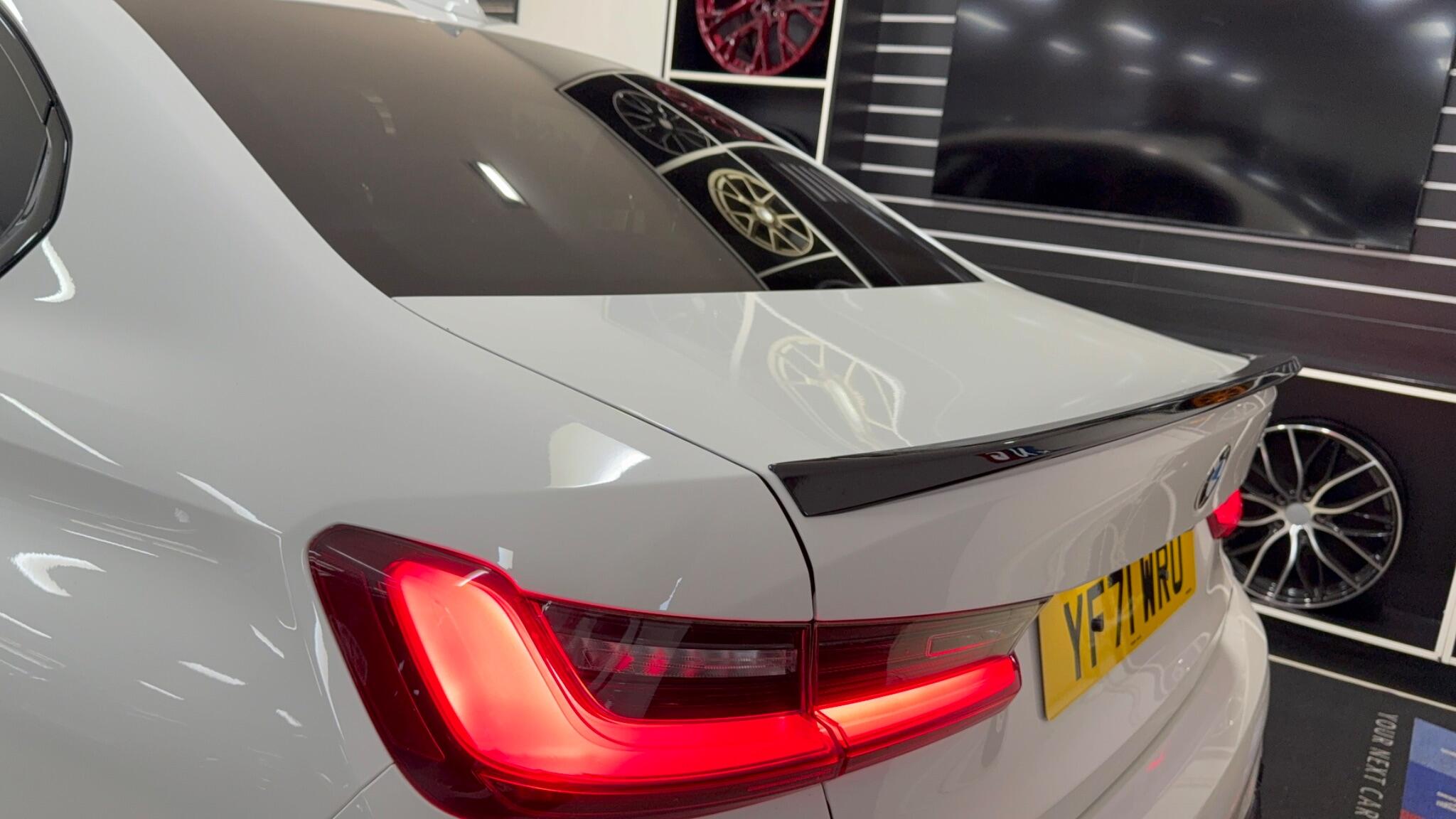 BMW 3 Series view 12