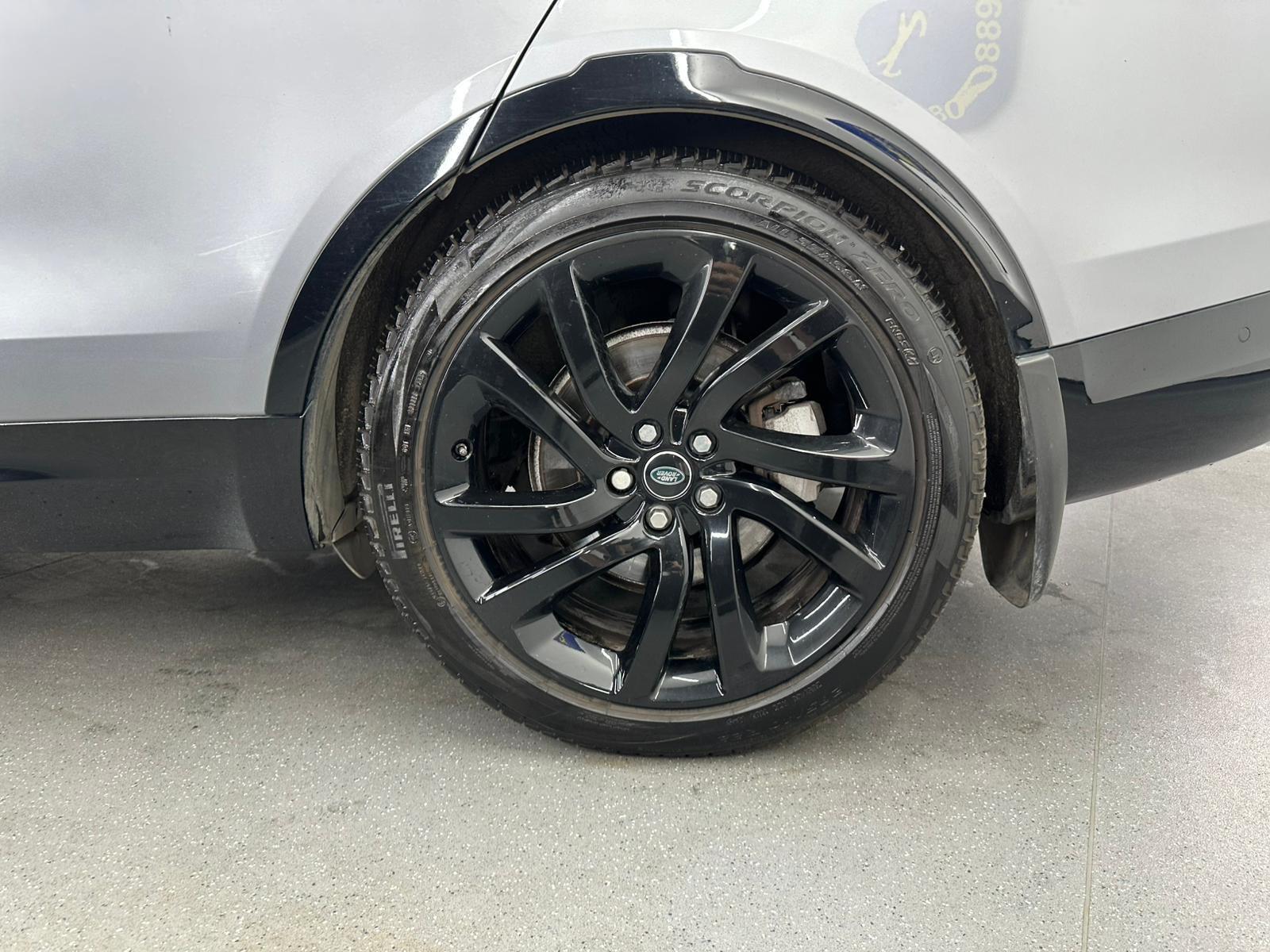 Land Rover Discovery view 20