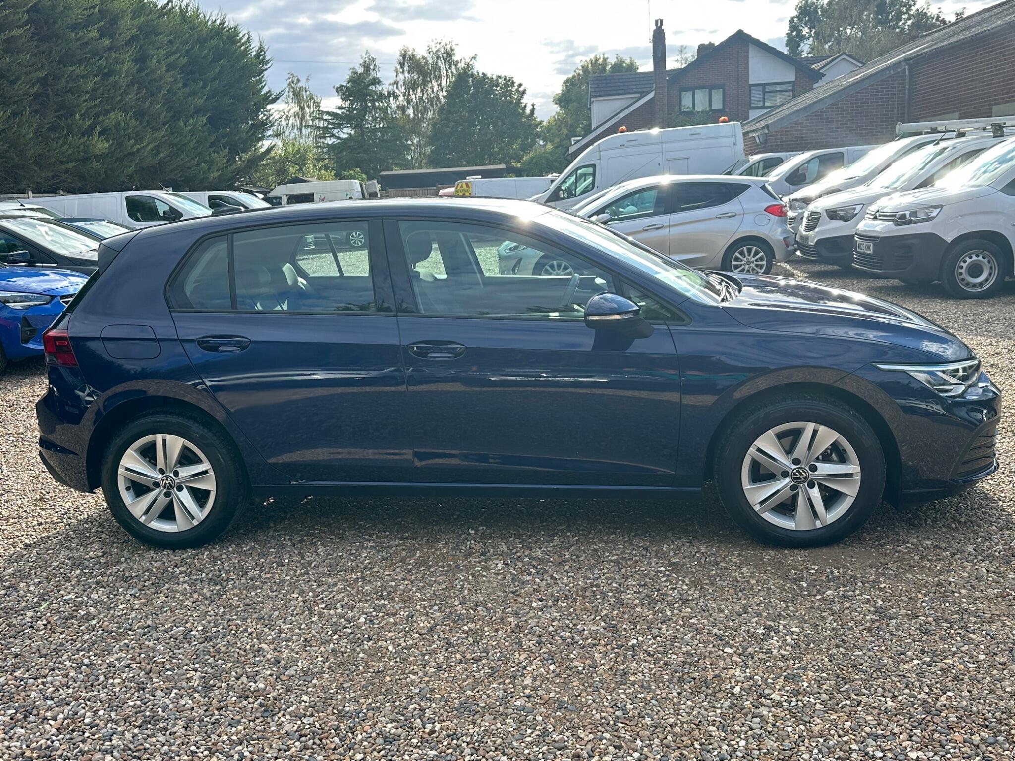 Volkswagen Golf view 6
