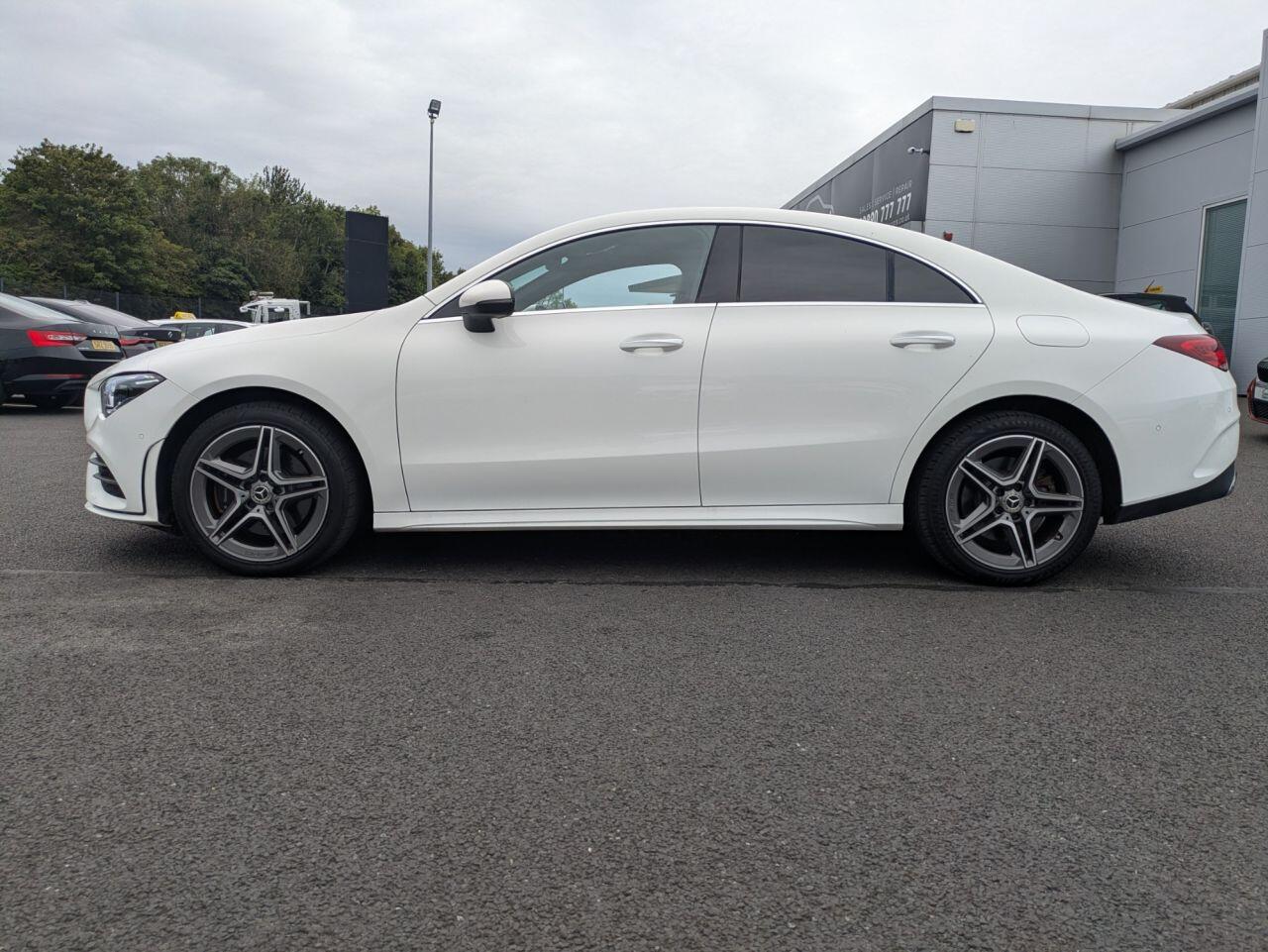 Mercedes-Benz Cla view 3