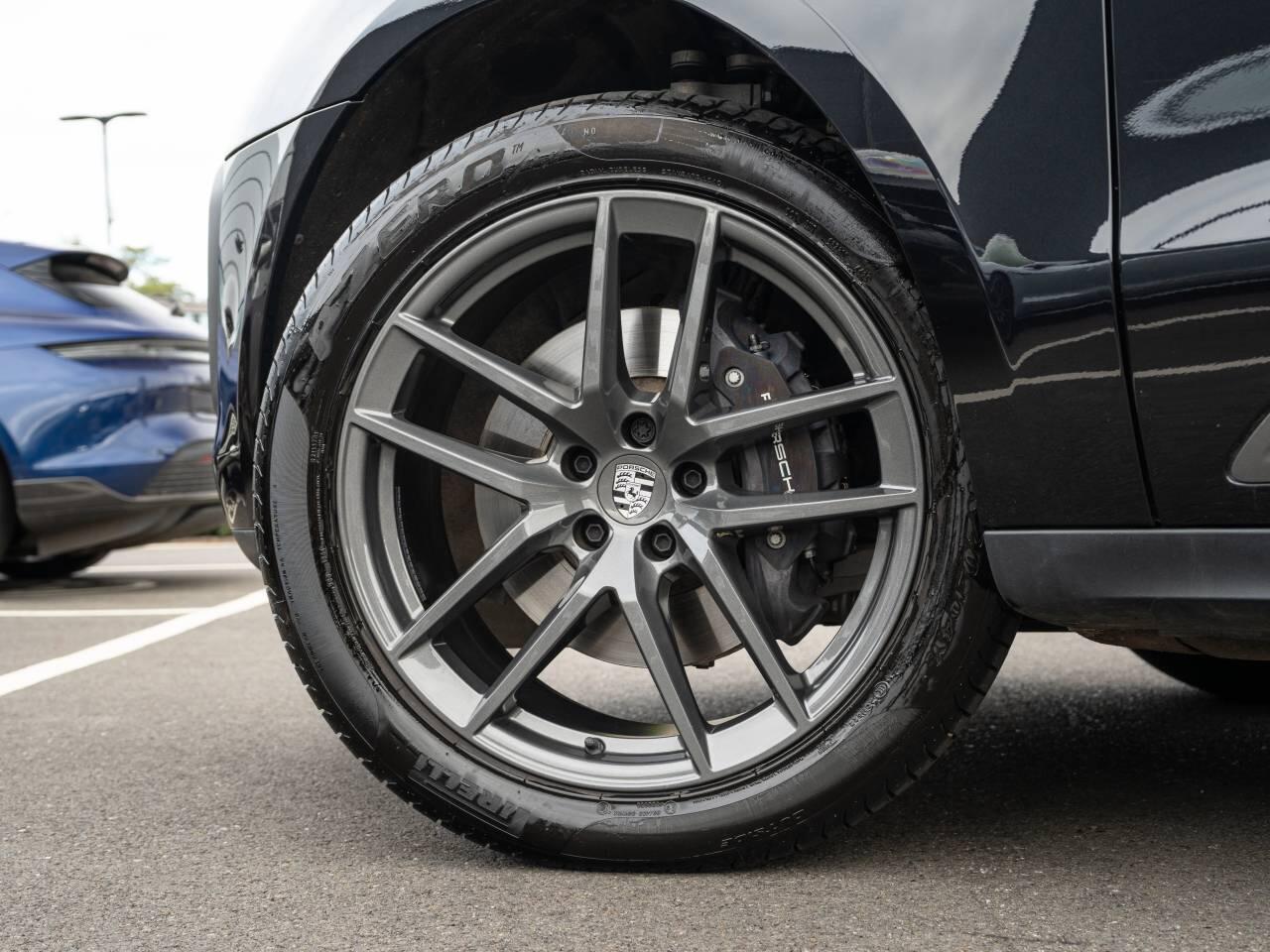 Porsche Macan view 46