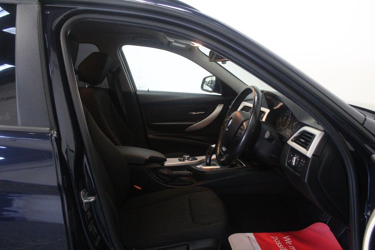 BMW 3 Series view 28