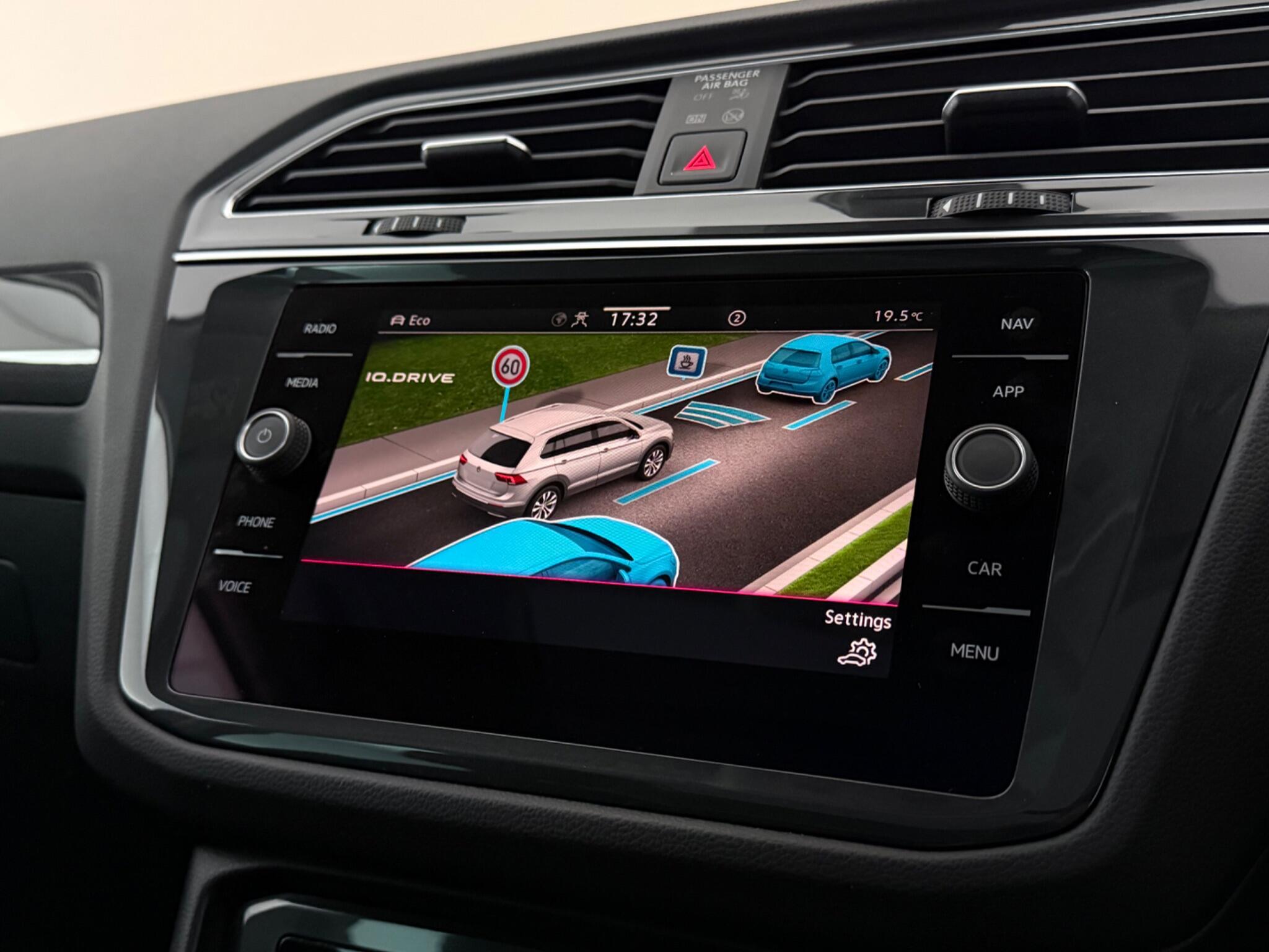 Volkswagen Tiguan view 31