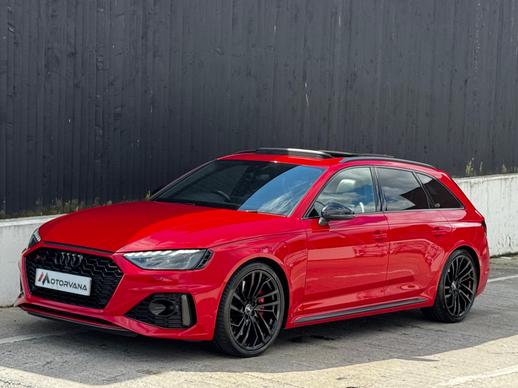 Audi RS4 view 16