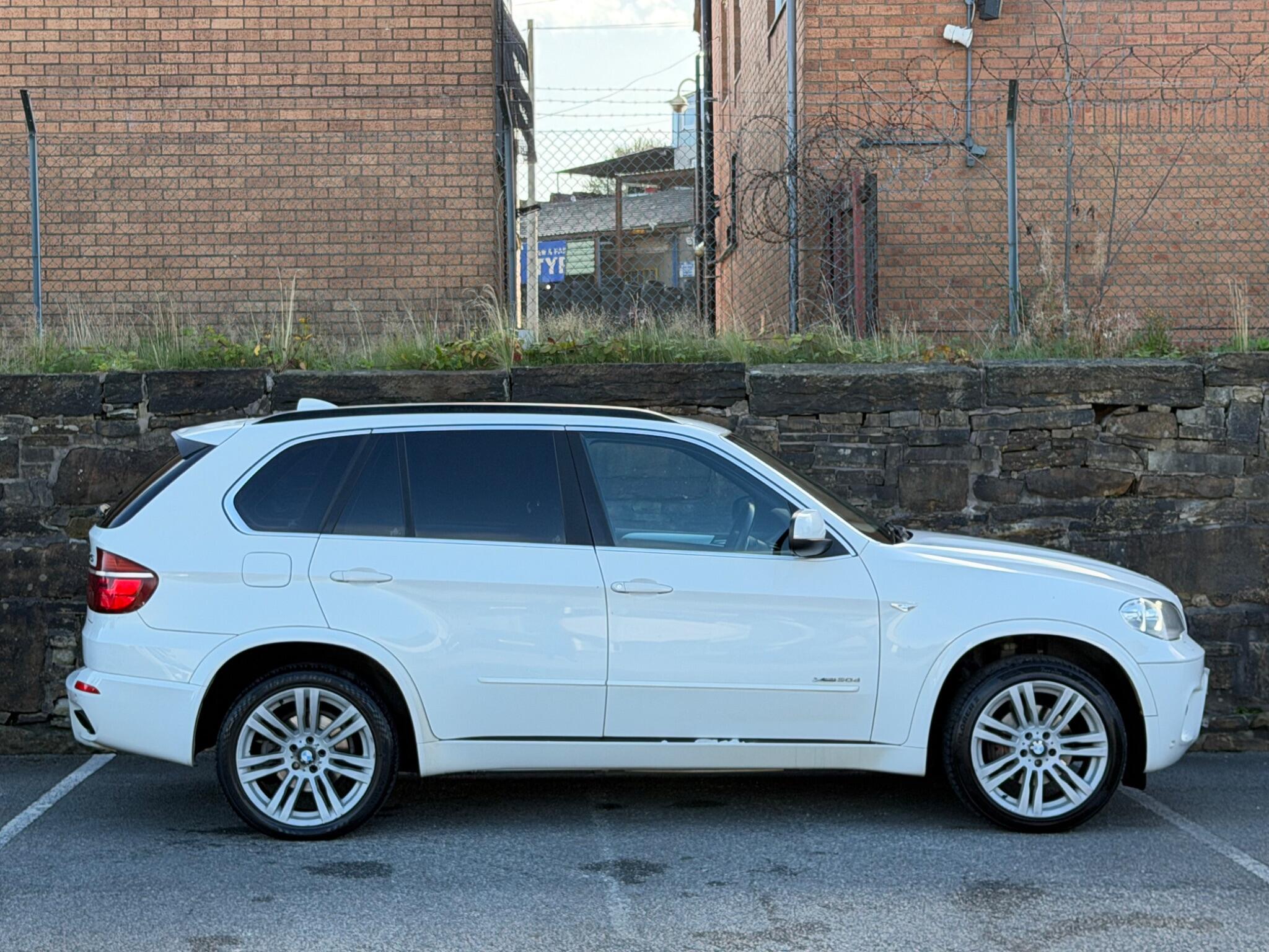 BMW X5 view 8