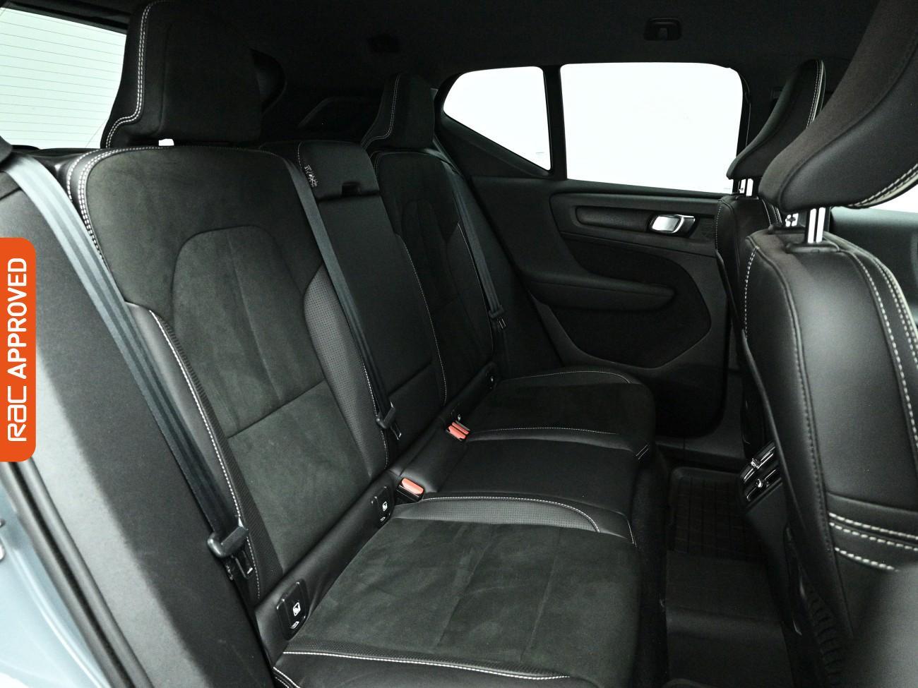 Volvo XC40 view 13