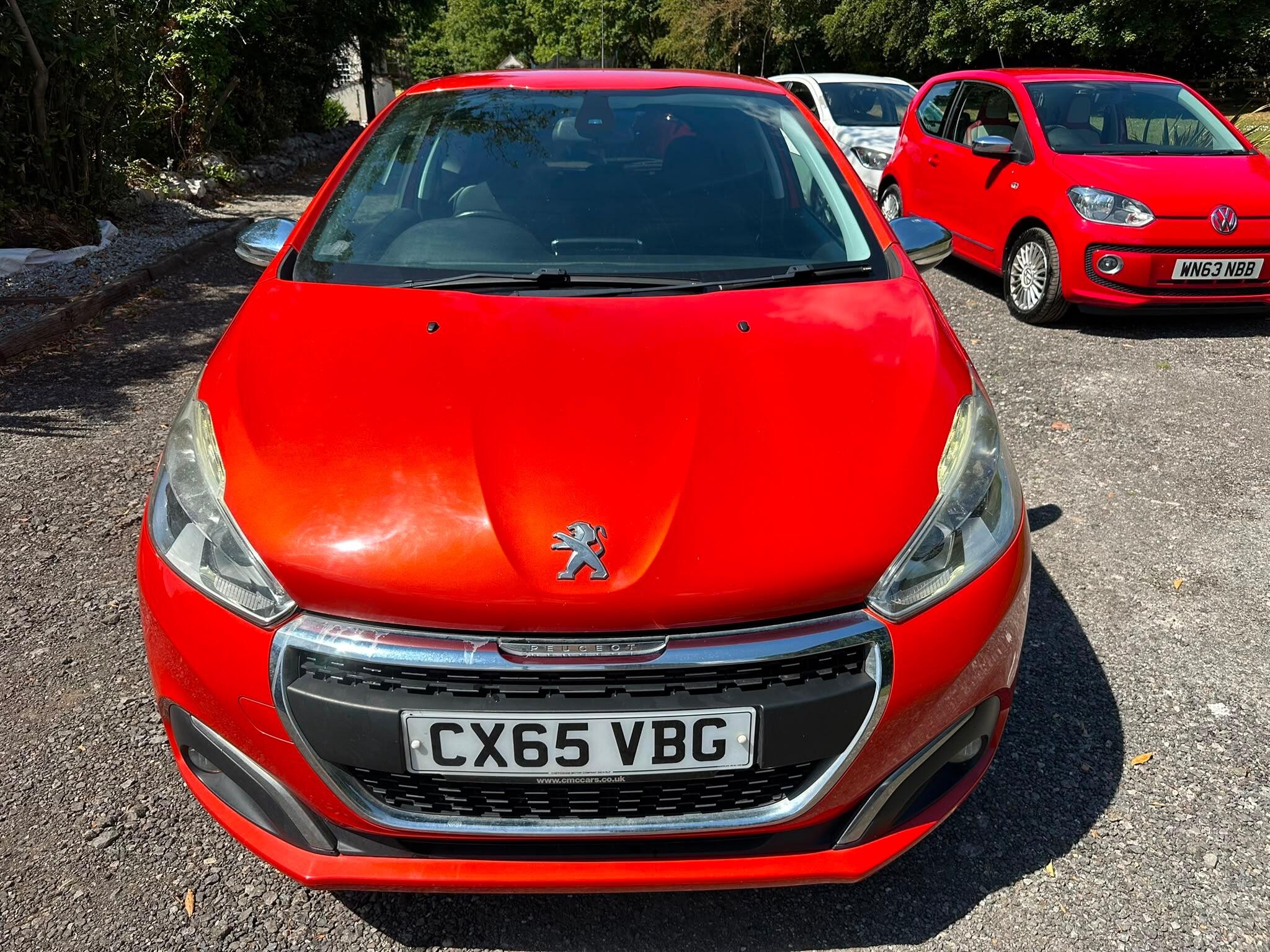 Peugeot 208 view 2