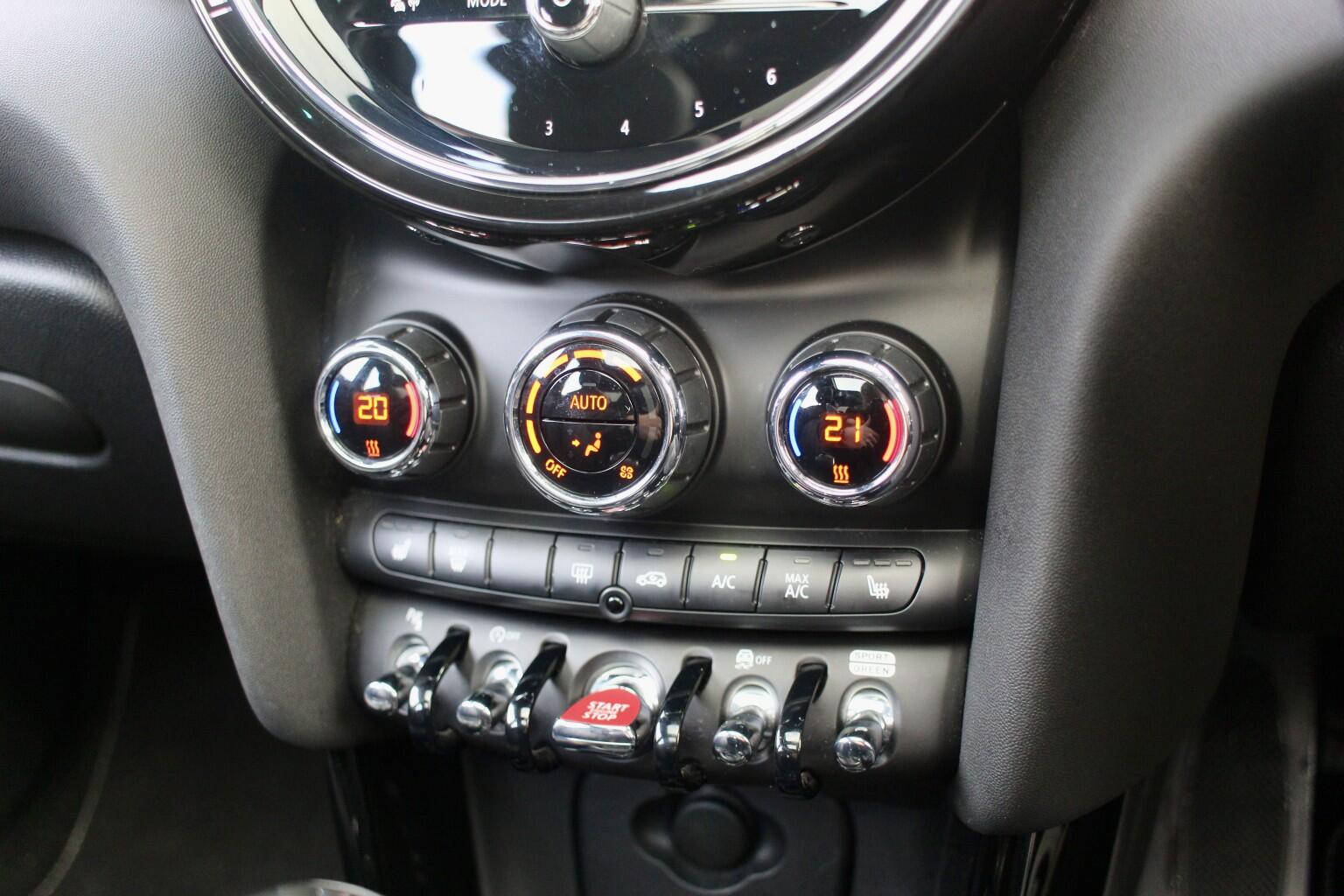 Mini Hatch view 19