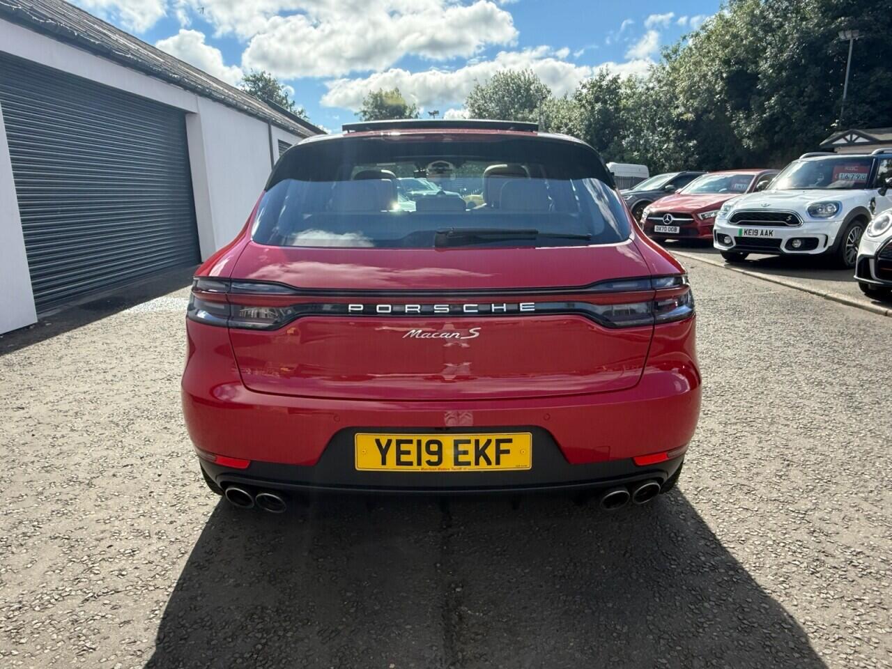 Porsche Macan view 5
