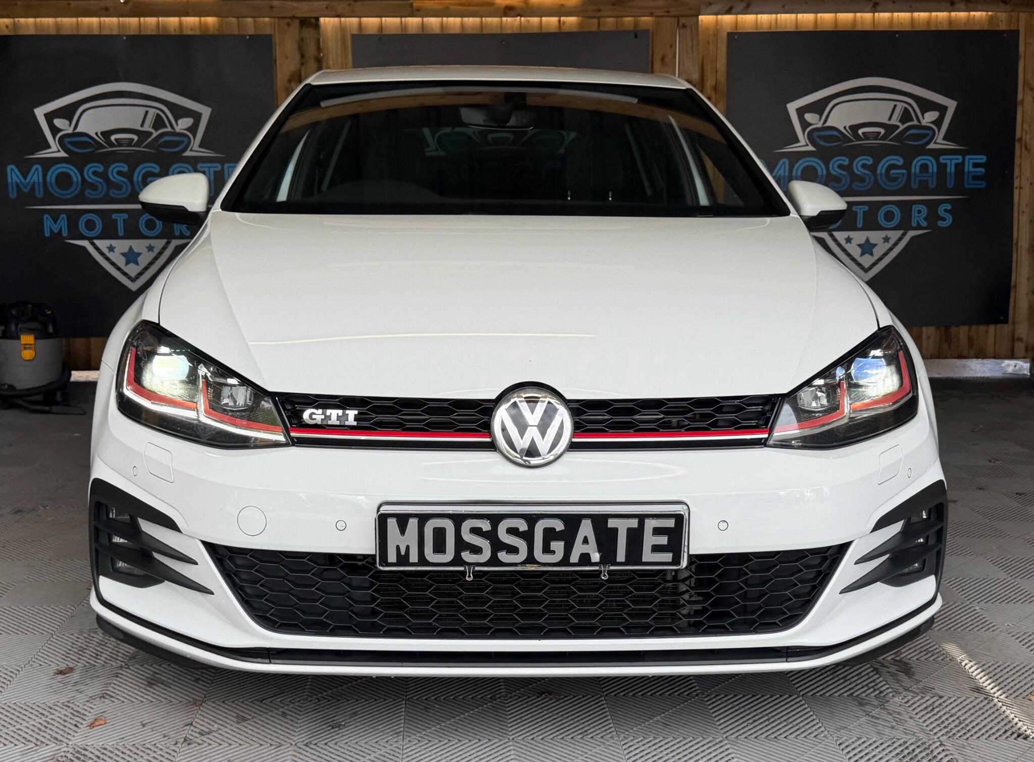 Volkswagen Golf view 4