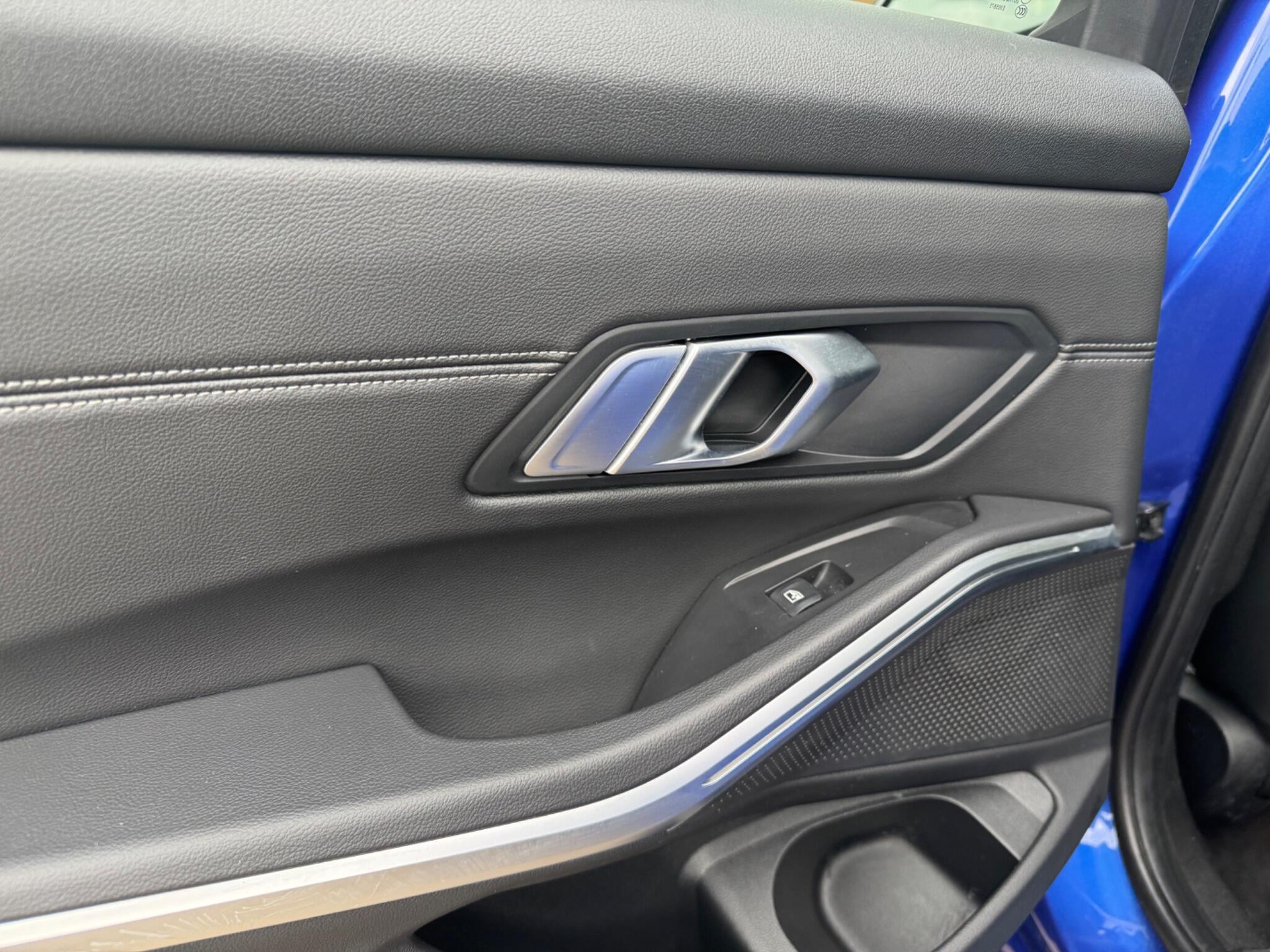BMW 3 Series view 34