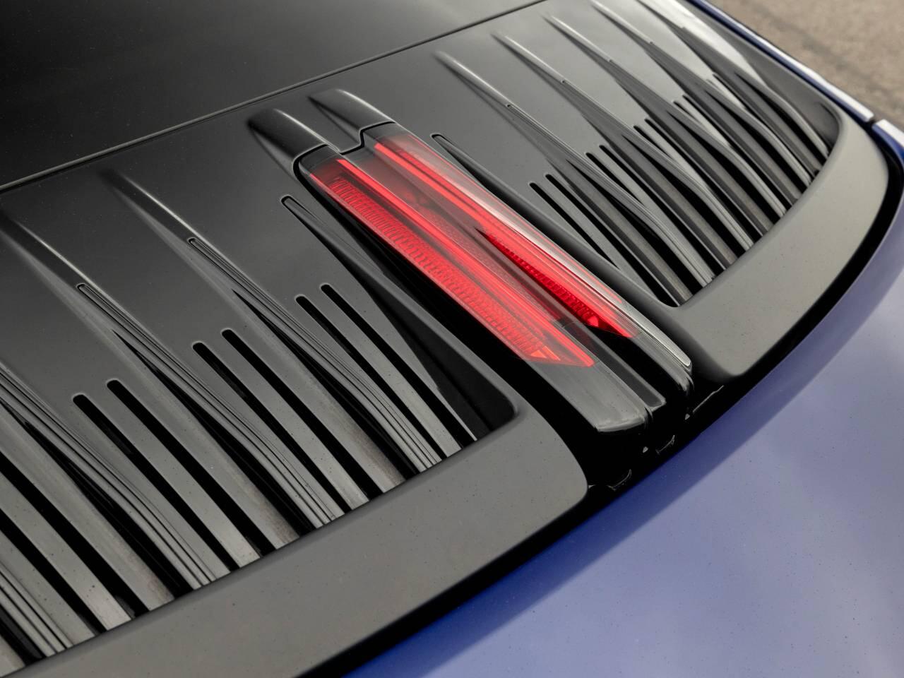 Porsche 911 view 36